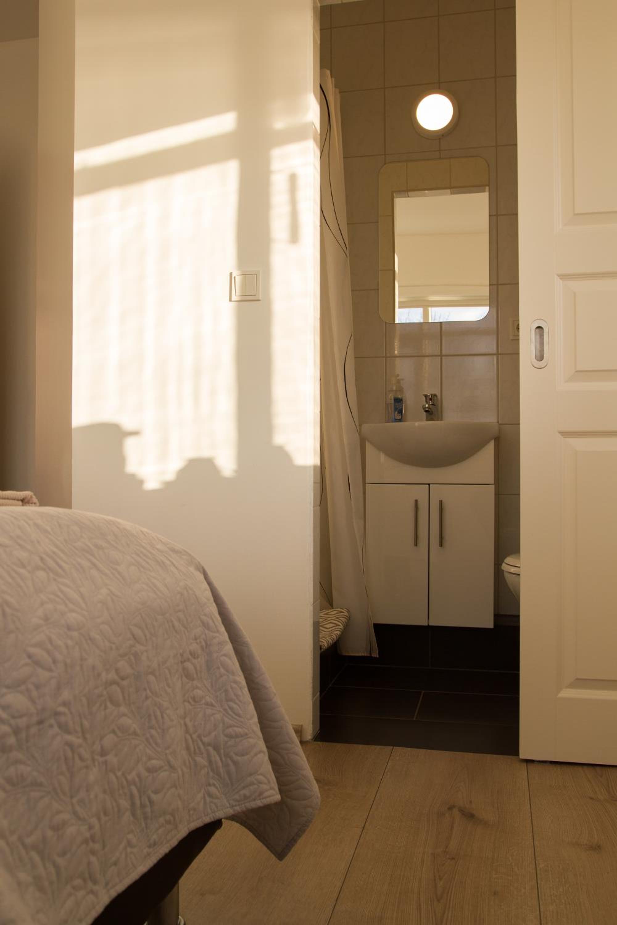 Standard Double Room - Photo 3