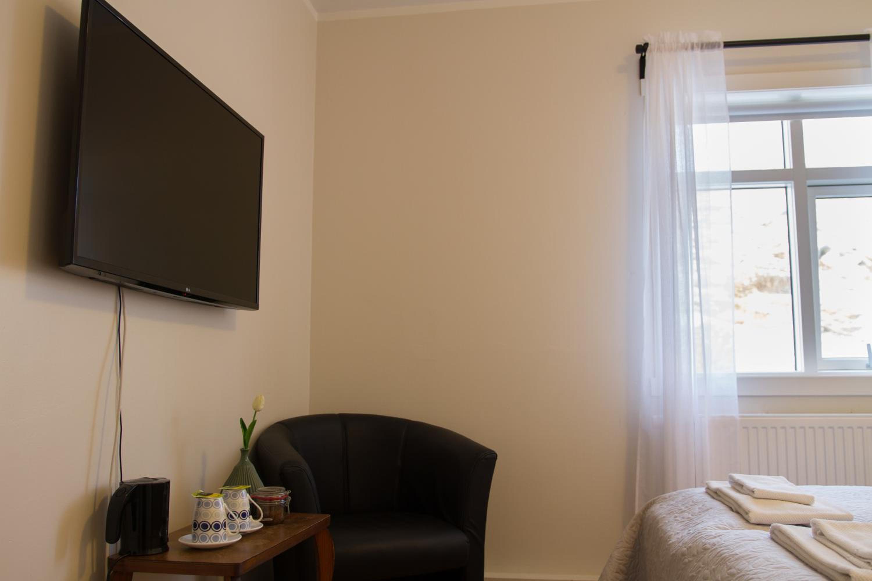 Double Room with Sea View - Photo 7