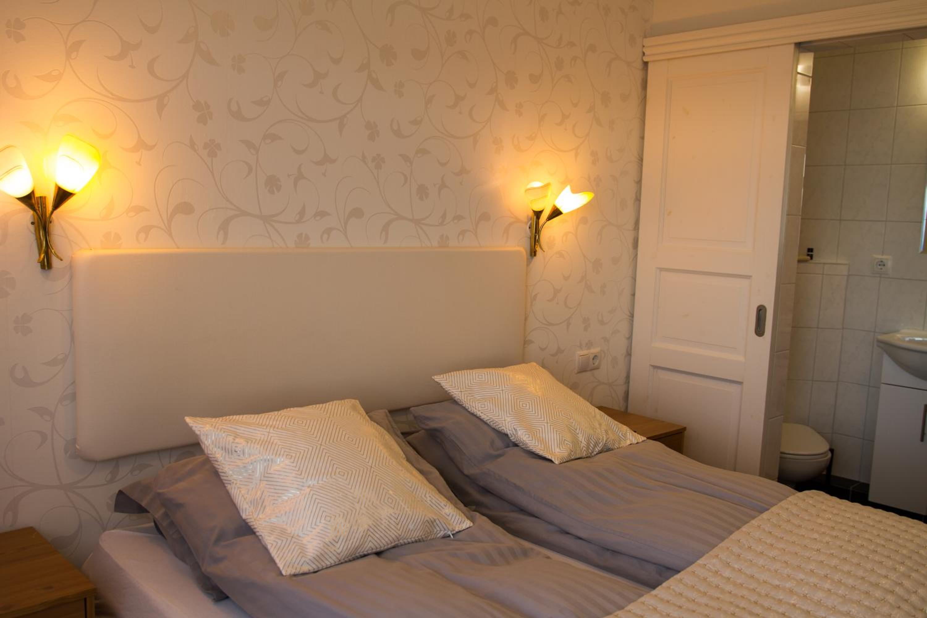 Double Room with Sea View - Photo 8