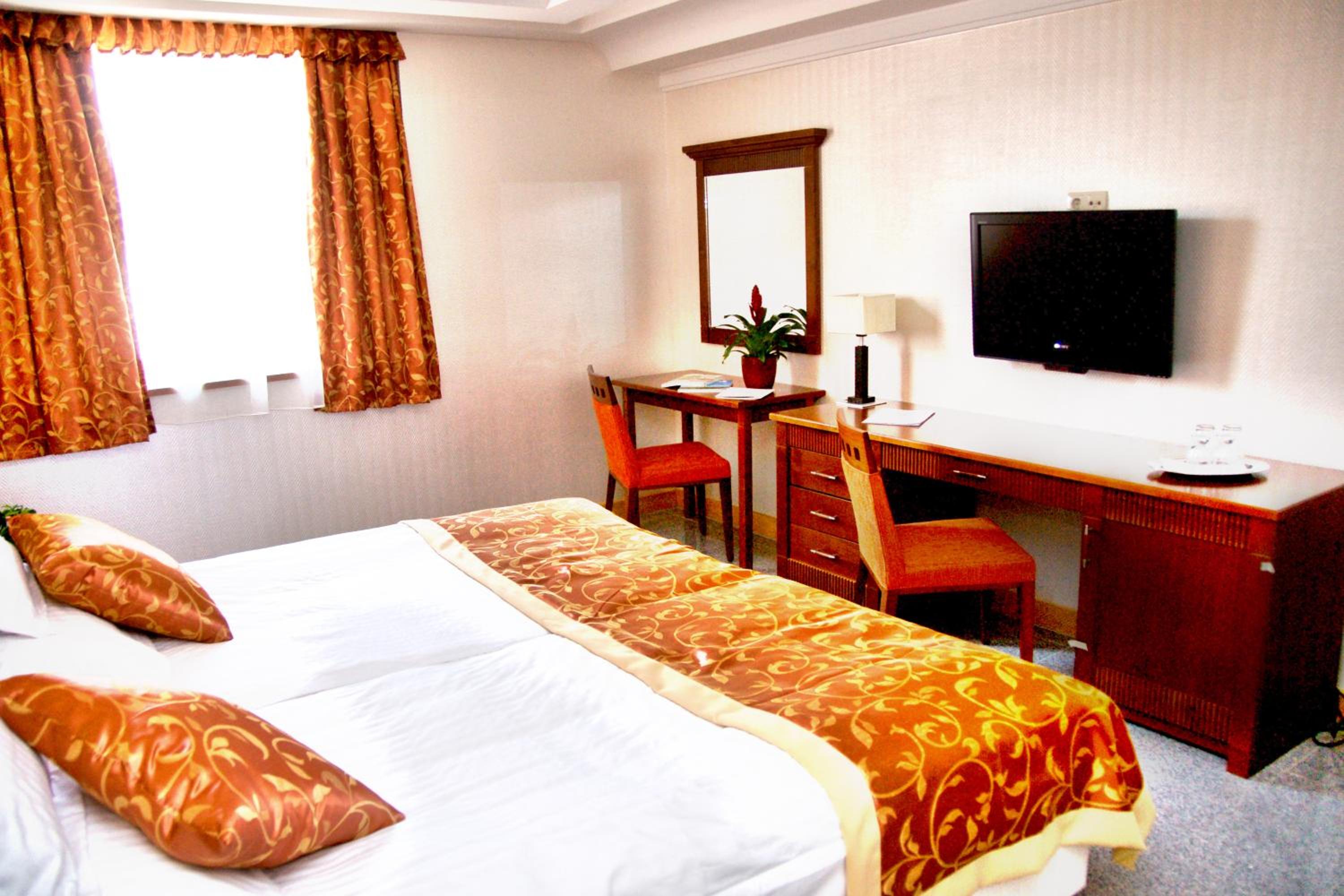 Standard Double/Twin Room - Photo 3