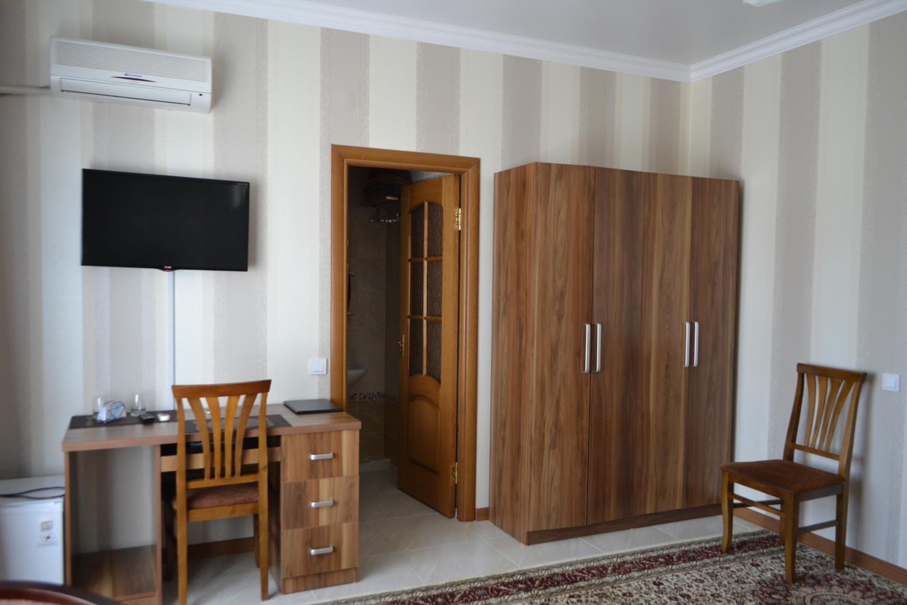 Deluxe Double Room with Balcony photo 1