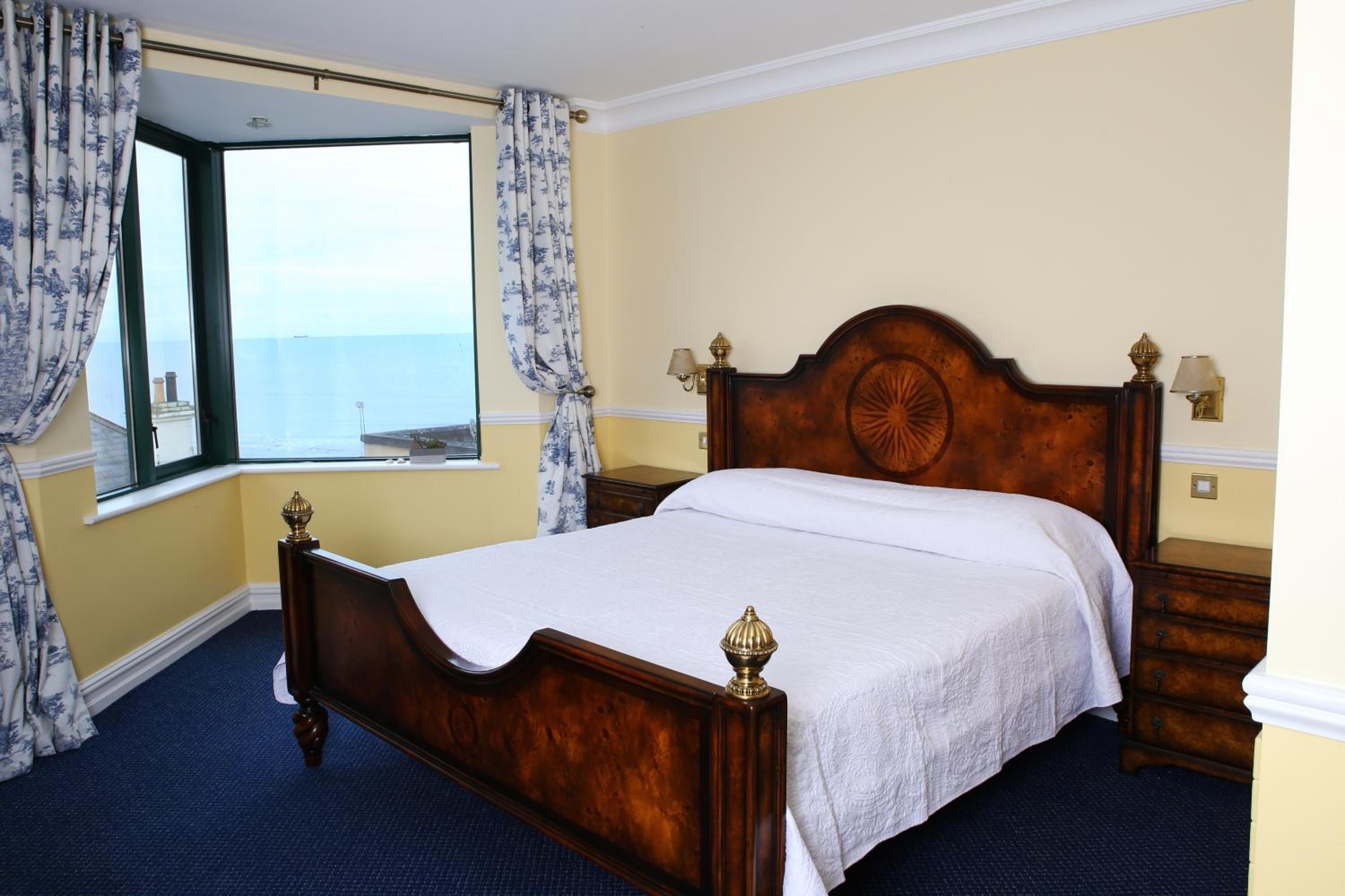 Deluxe King Room photo 2