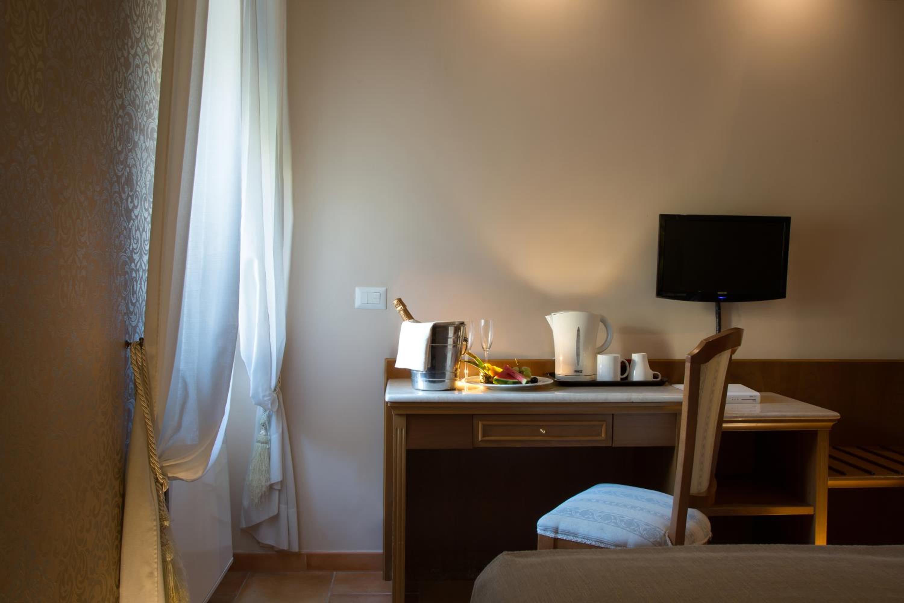 Standard Triple Room photo 2