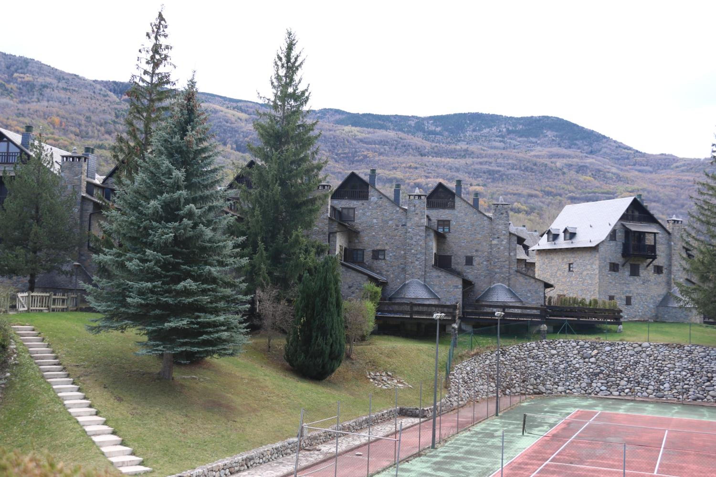Apartment With Mountain View photo 2