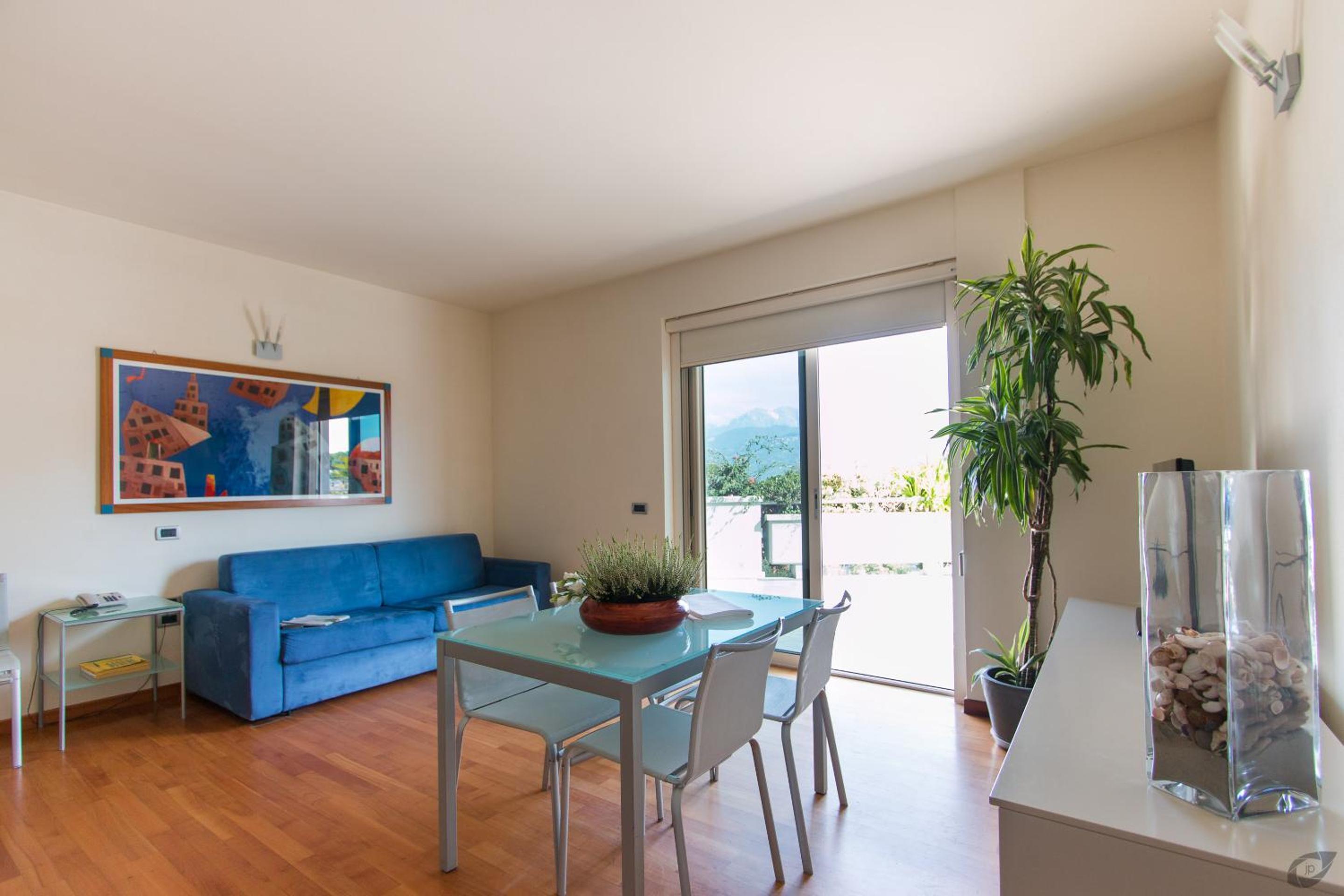 Deluxe Apartment