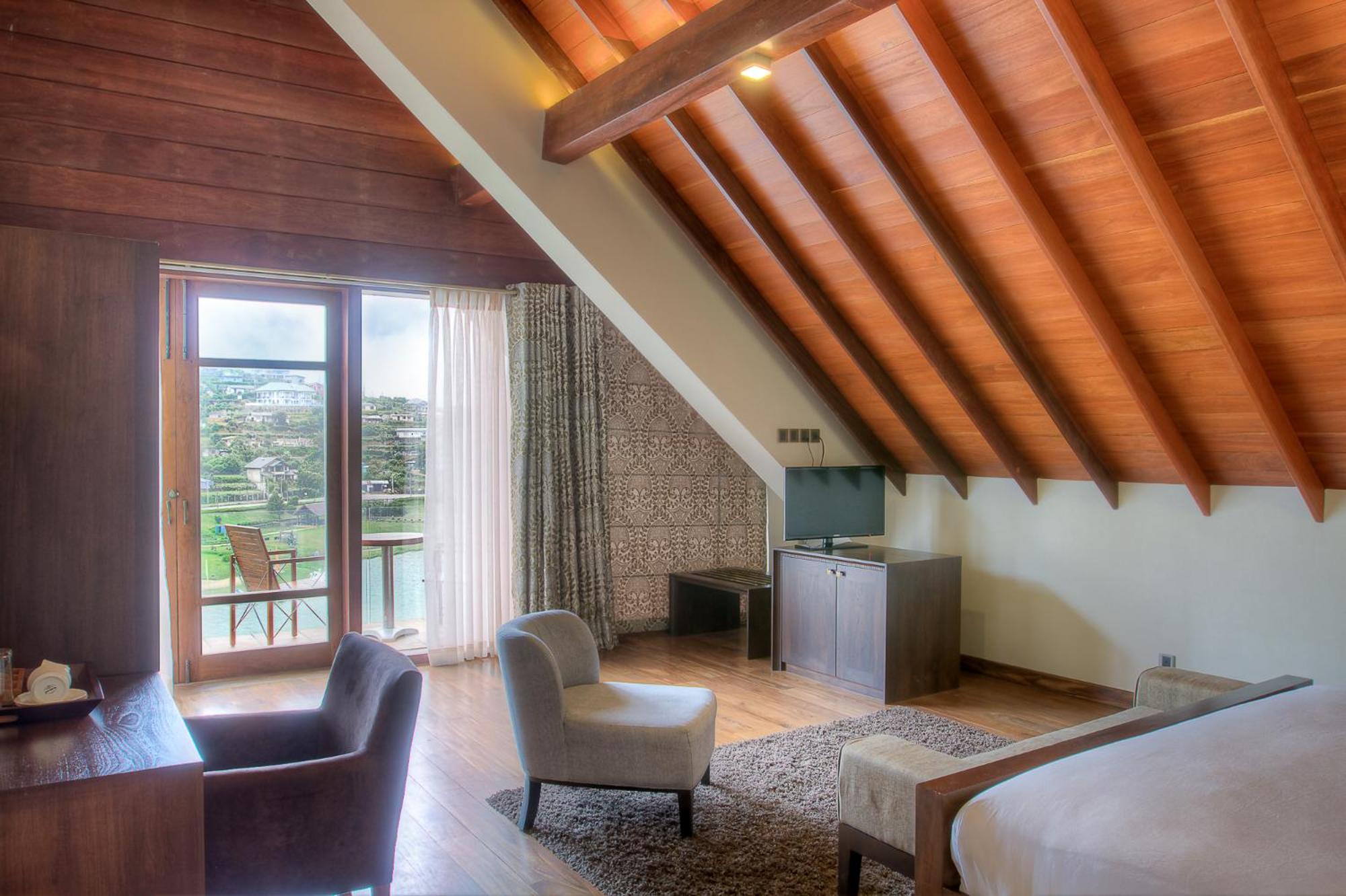 Attic Deluxe Lake View - Le Vallon photo 1