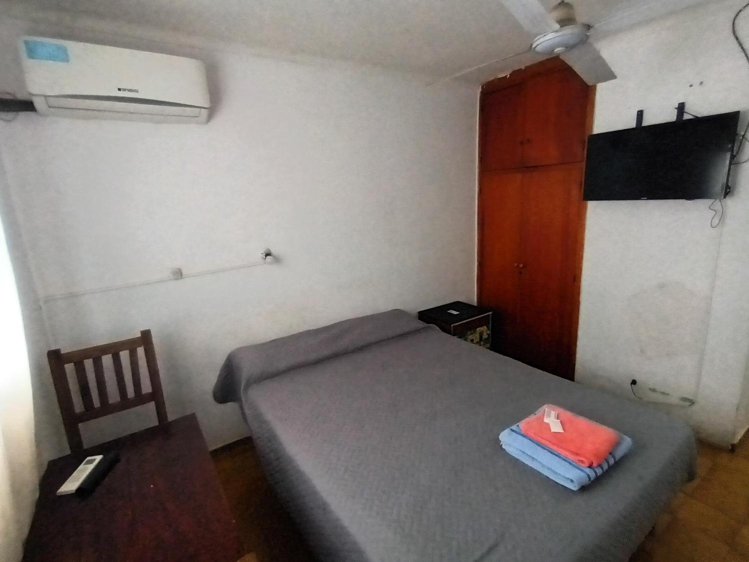 Double Room with Private Bathroom photo 2