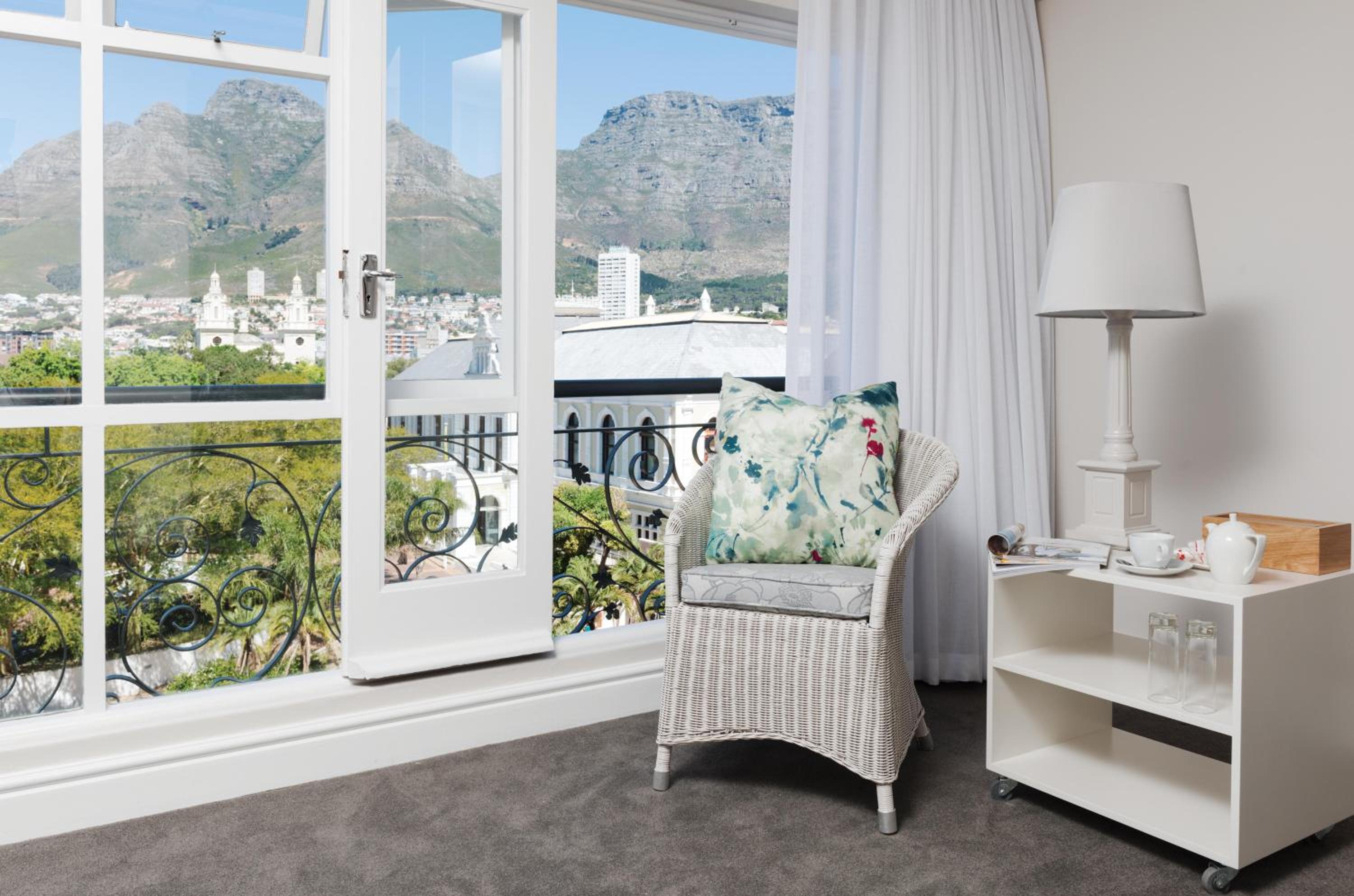 Double/Twin Room with mountain view - Photo 6