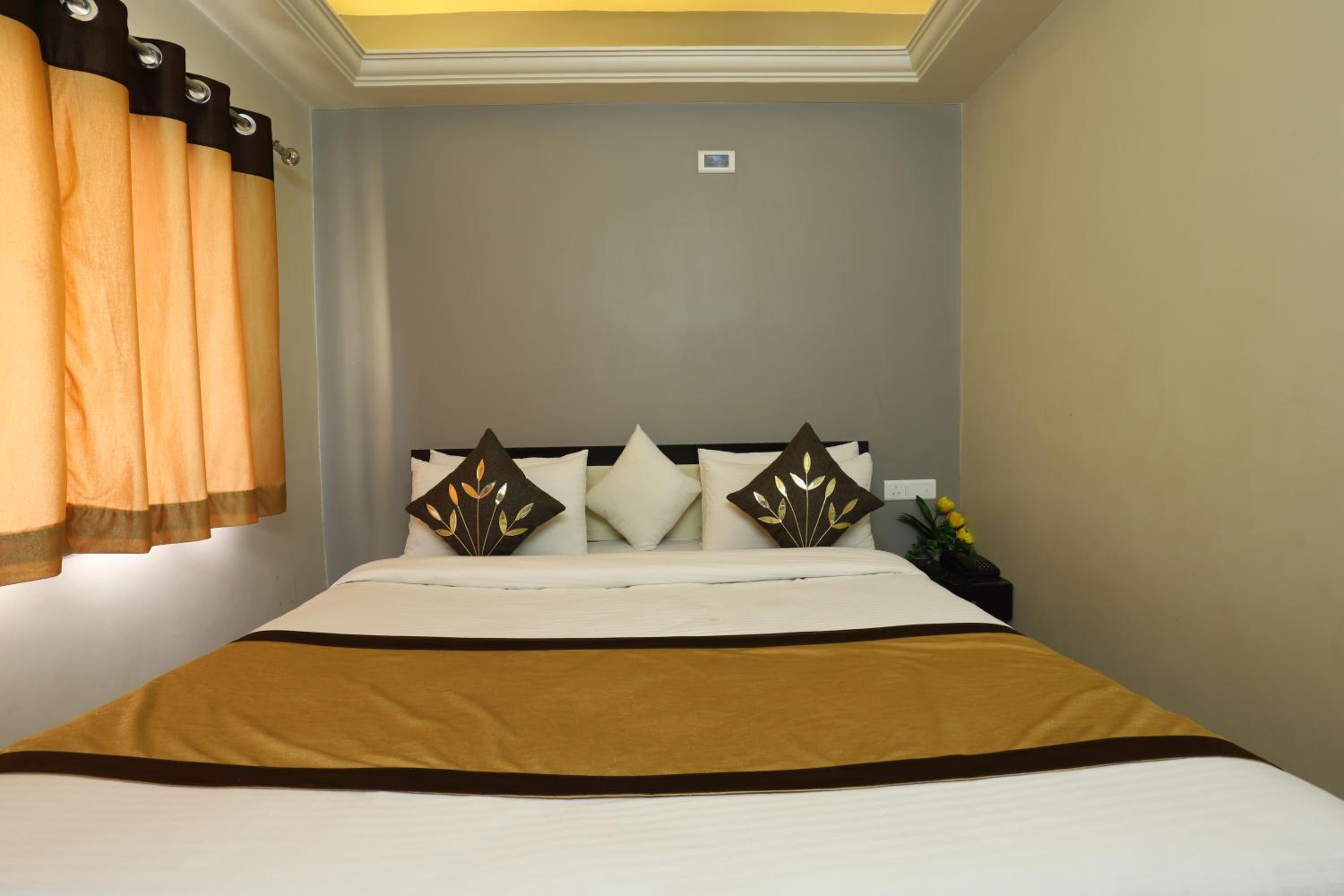 Deluxe King Room photo 2