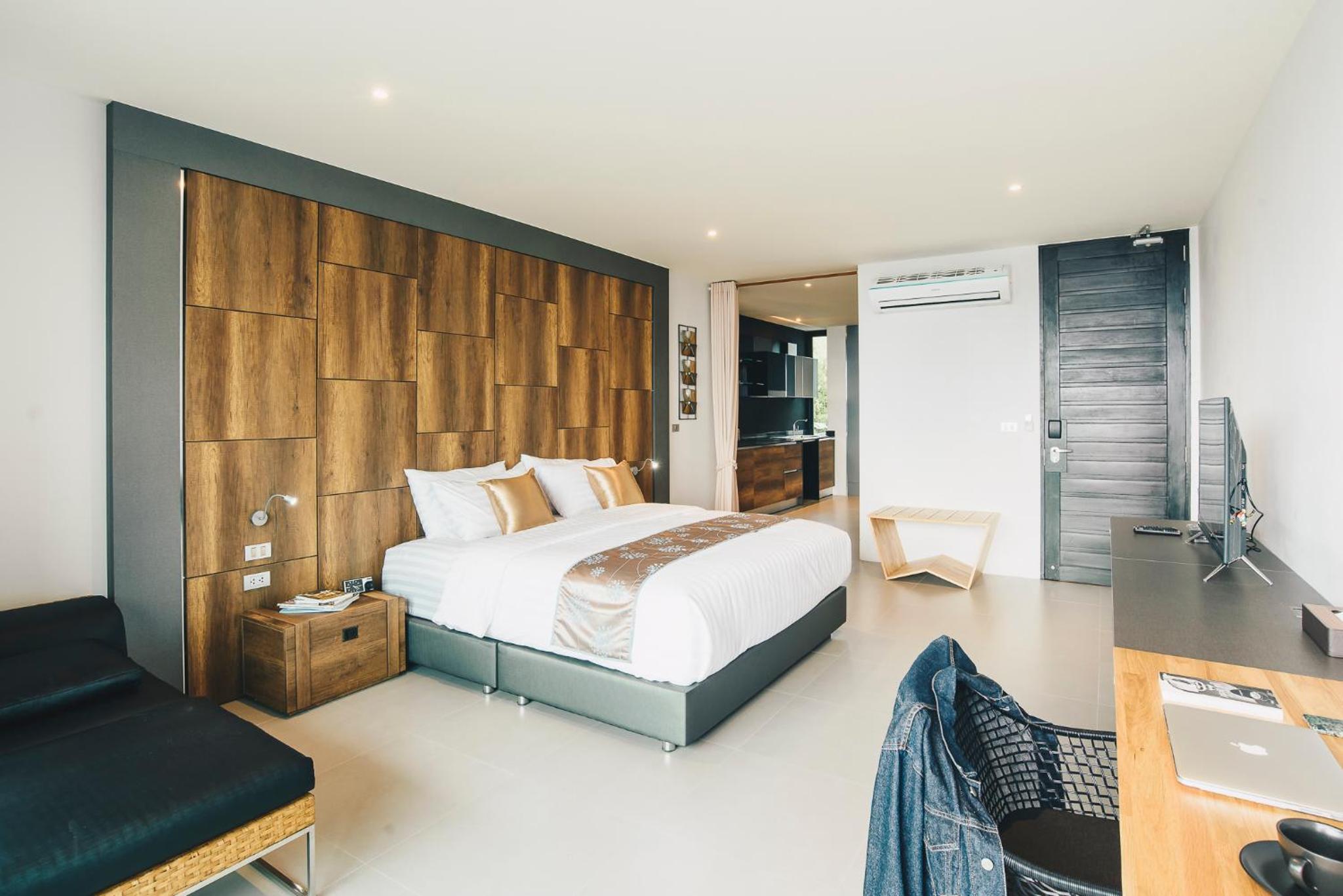Two-Bedroom Suite - Photo 7
