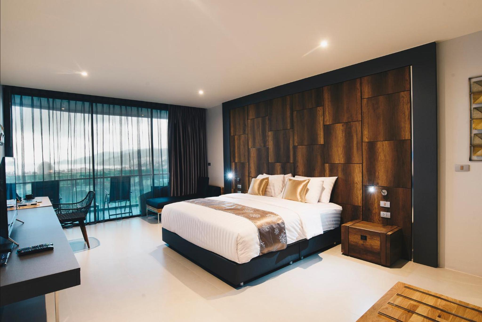 Two-Bedroom Suite - Photo 8