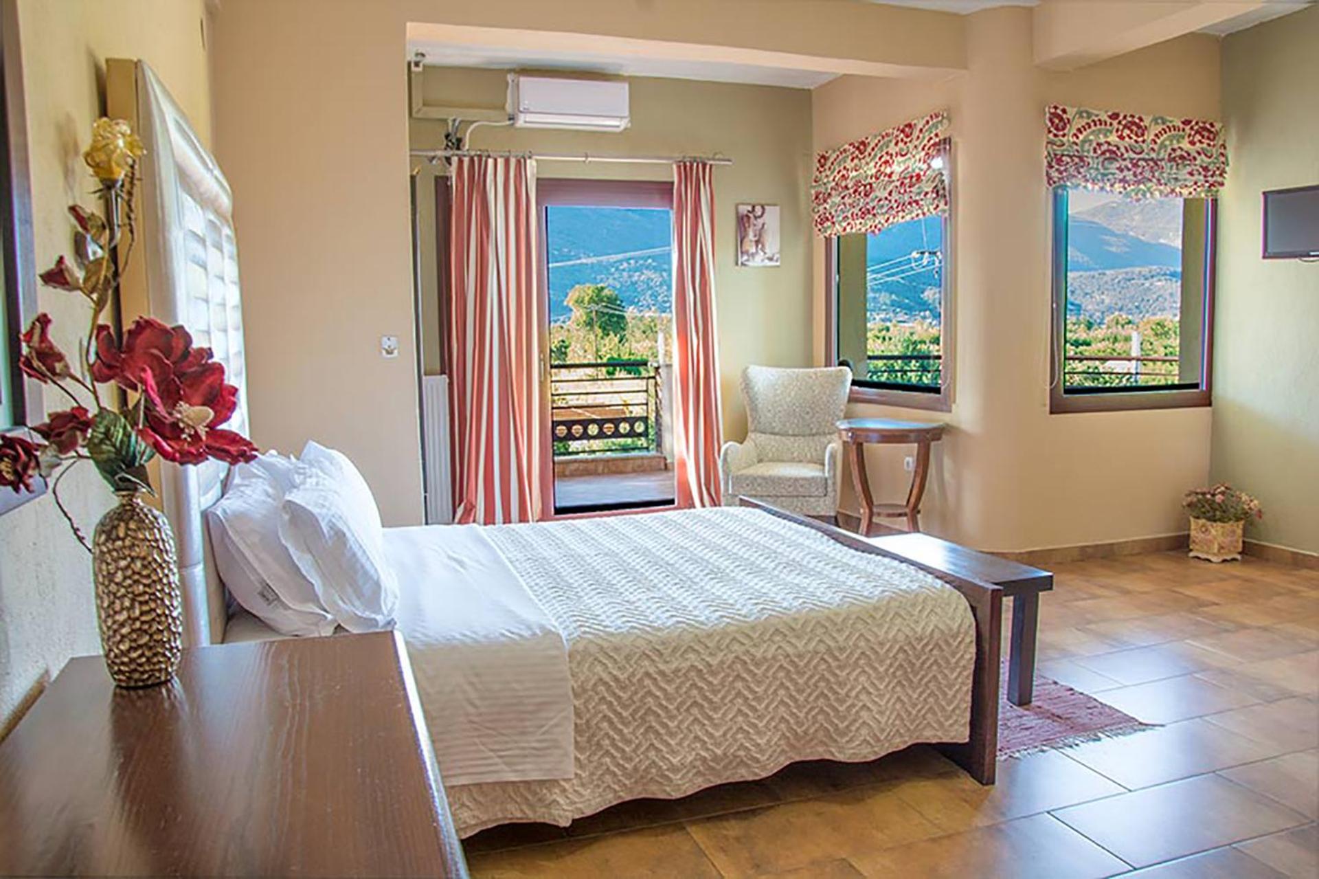 Double Room with Mountain View - Photo 1