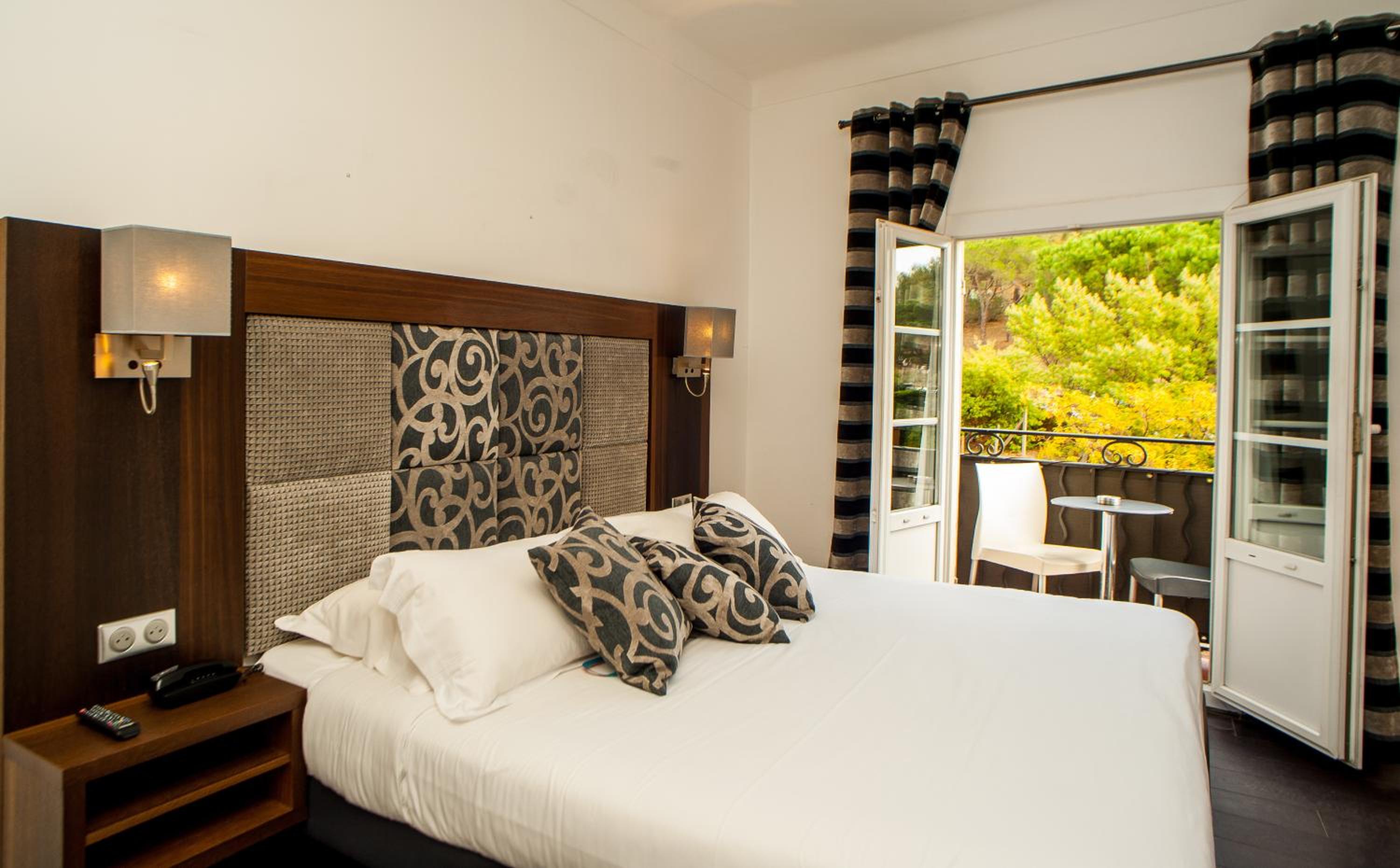 Superior Double Room with Balcony - Photo 5