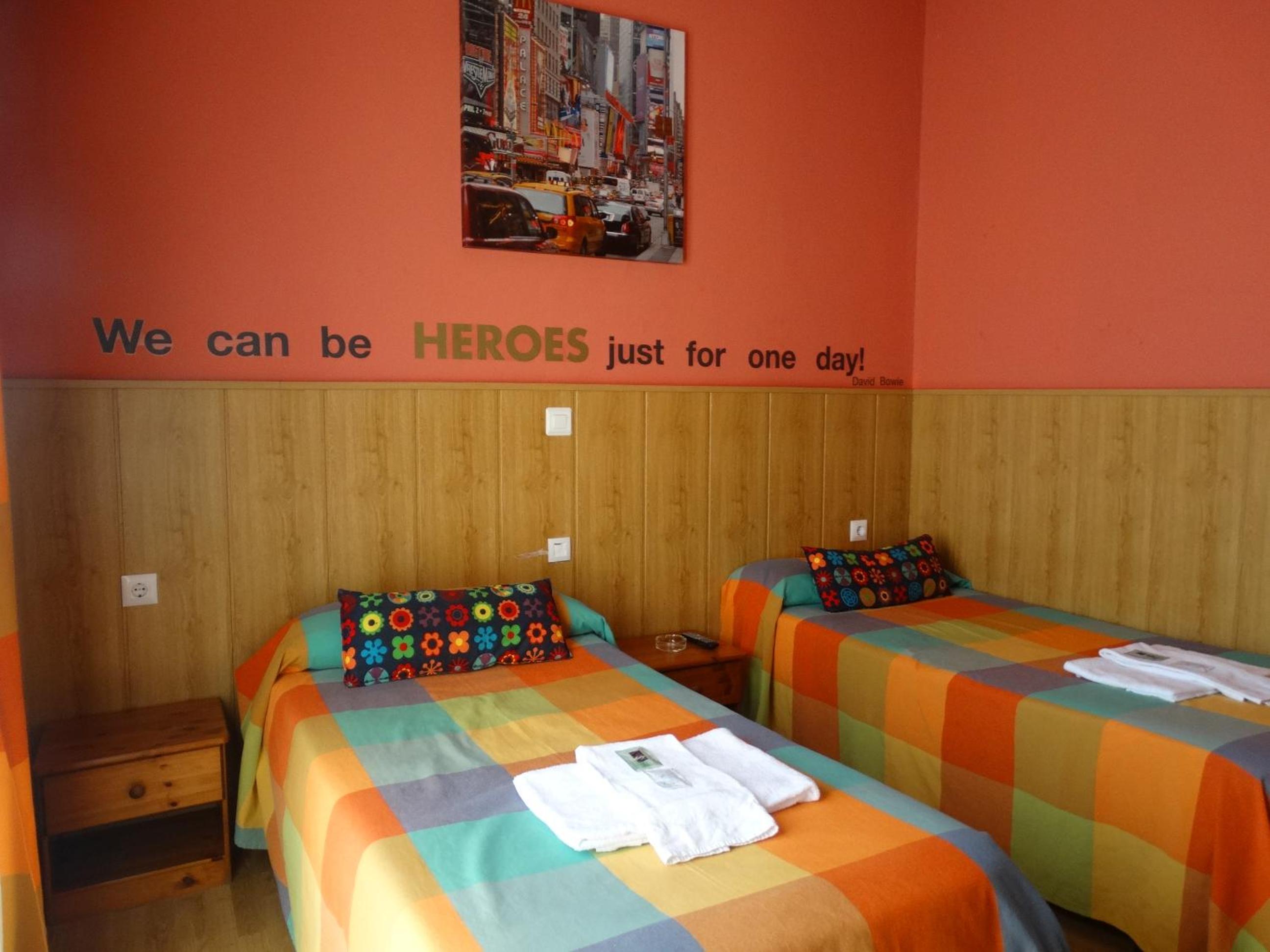 Twin Room - Photo 2