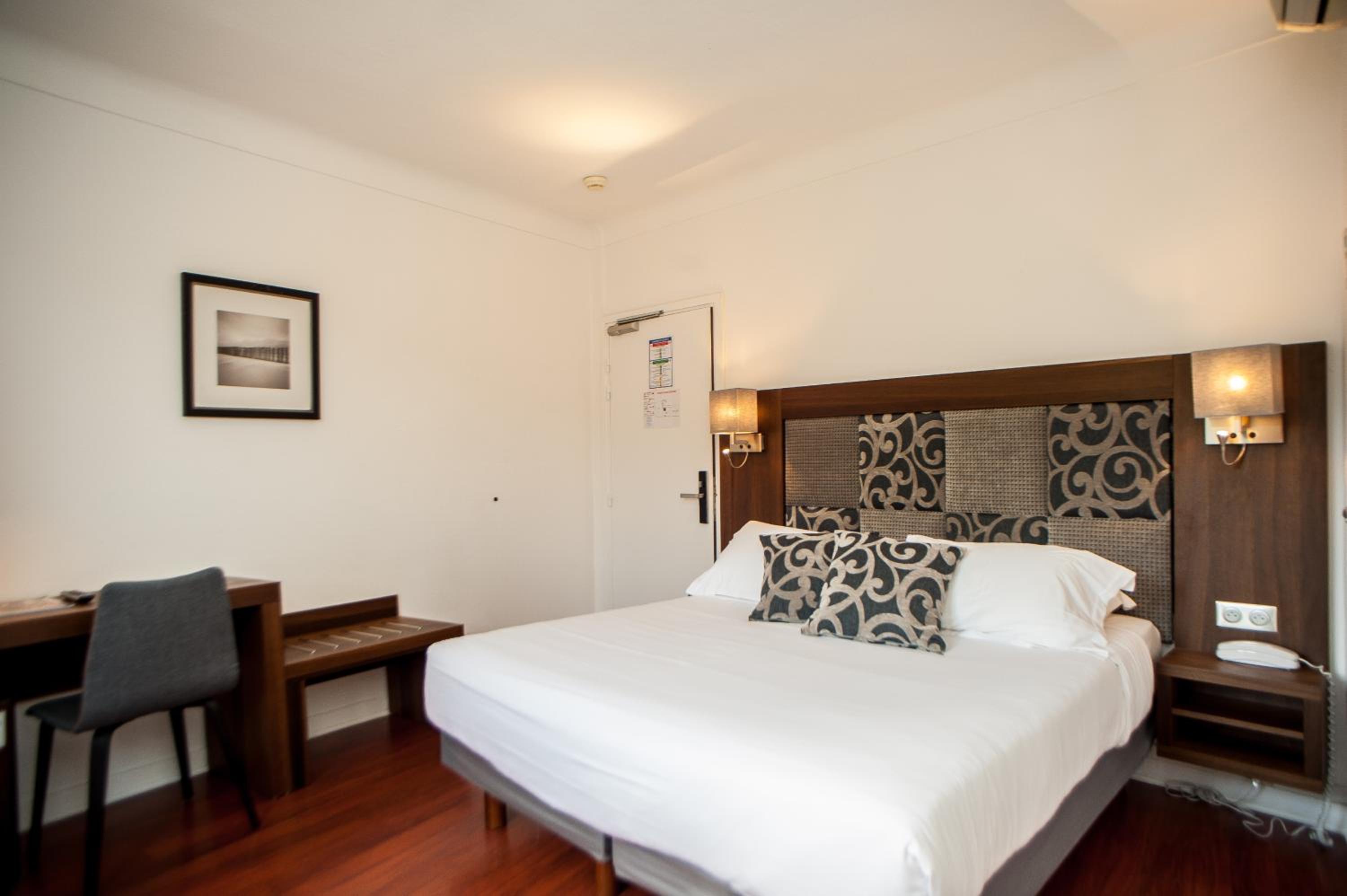 Standard Double or Twin Room photo 1