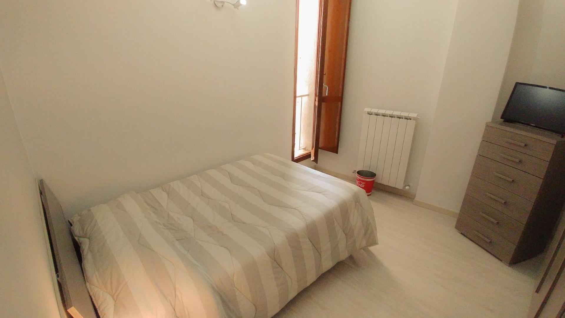 Single Room with Shared Bathroom photo 1