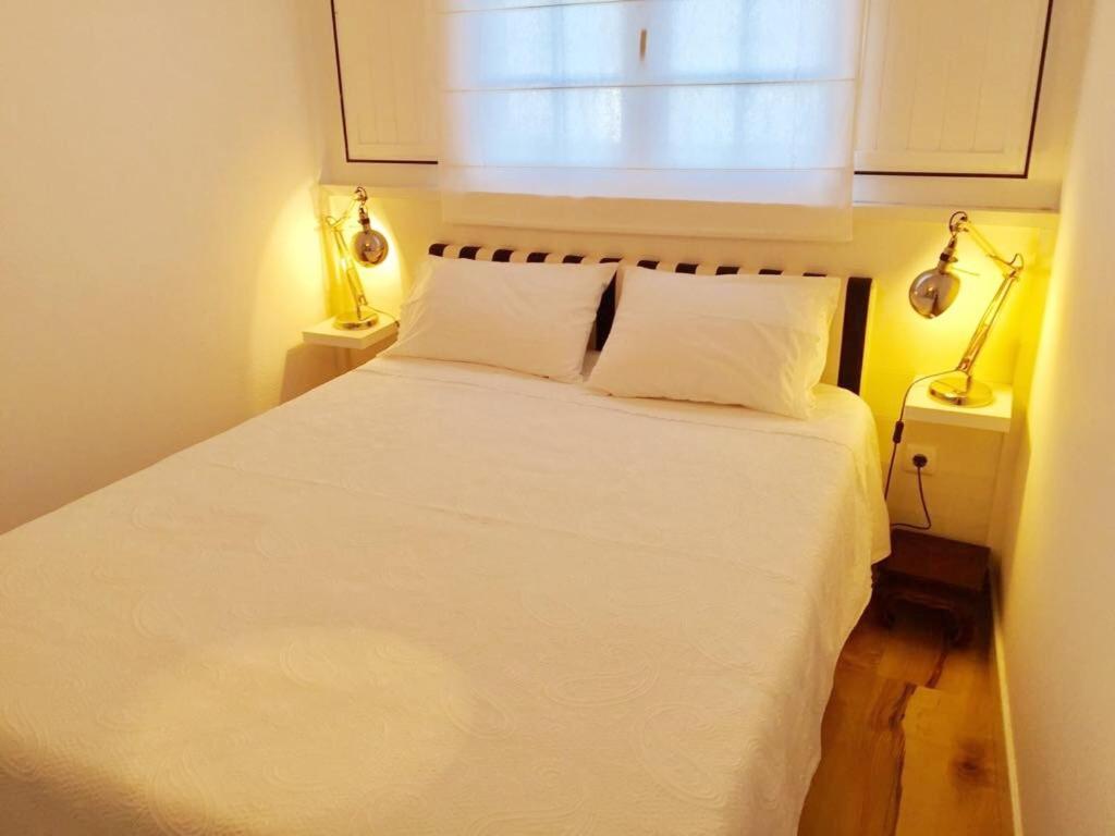 One-Bedroom House photo 1