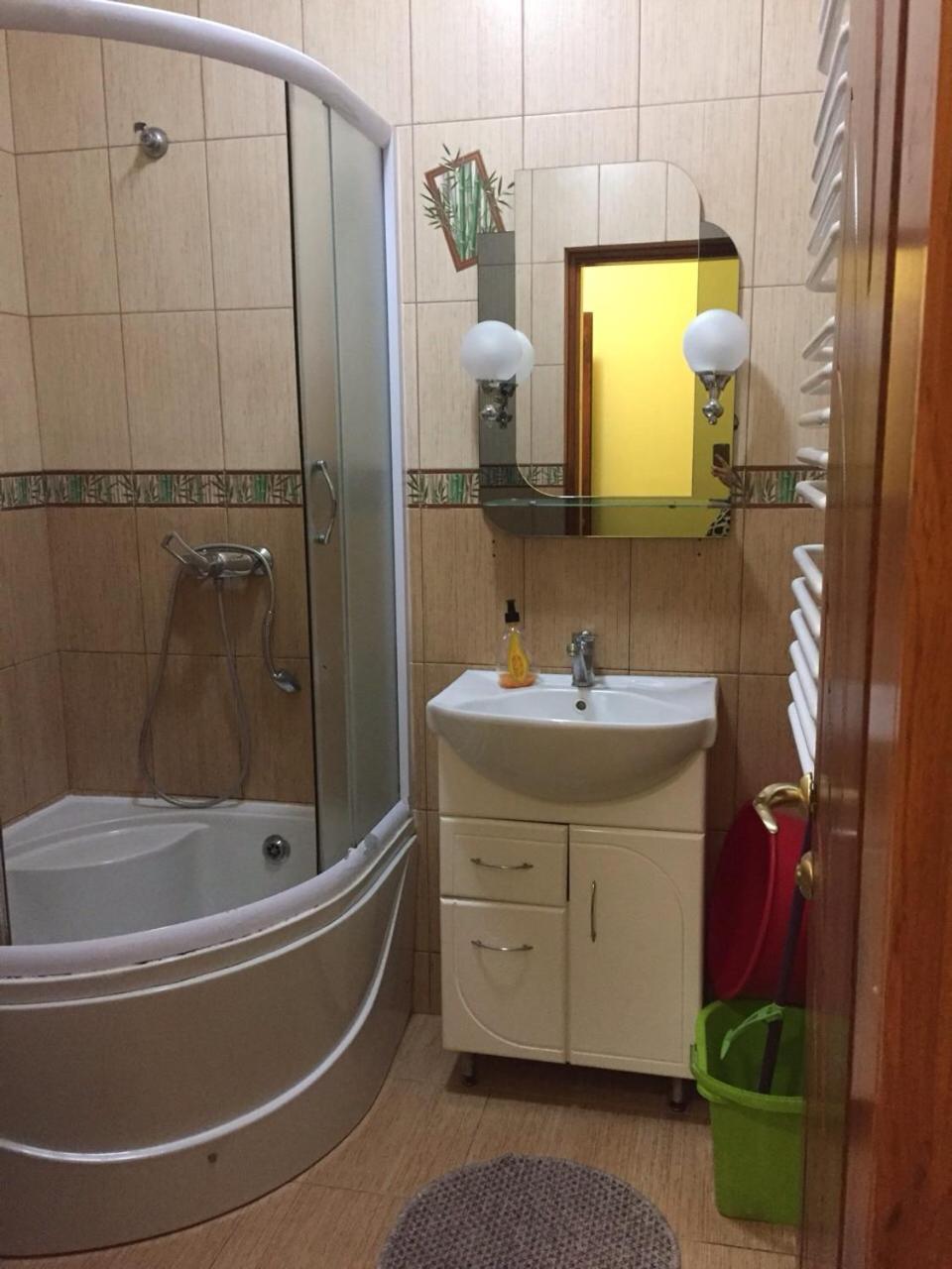 Twin Room with Shower photo 2