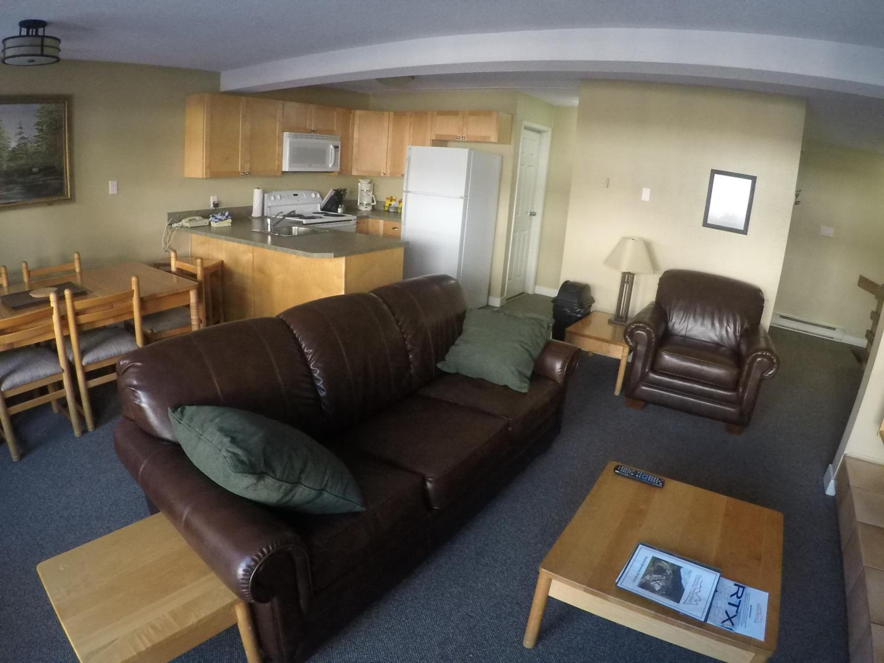 Three-Bedroom Apartment photo 3