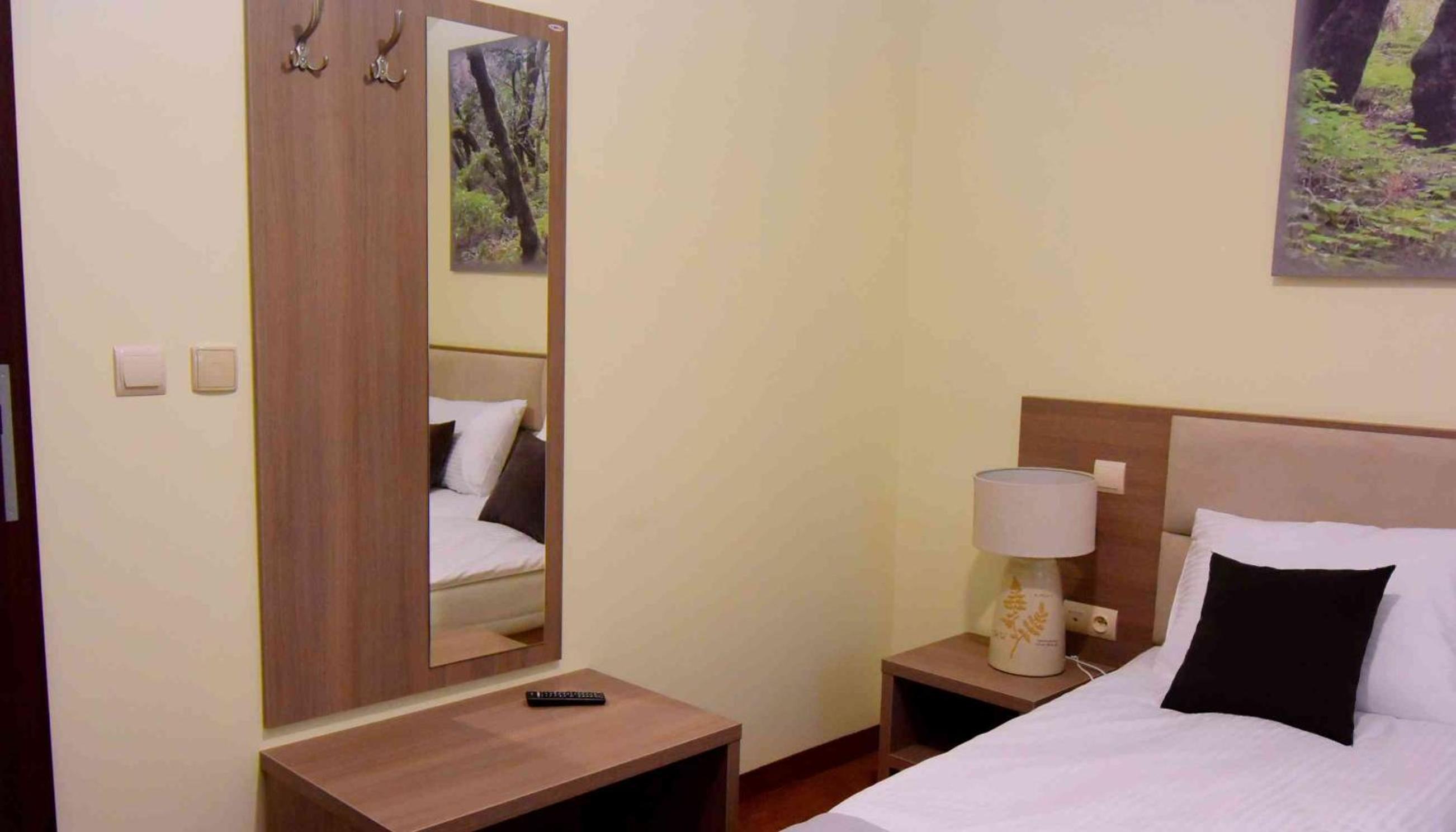 Standard Double Room - Photo 6