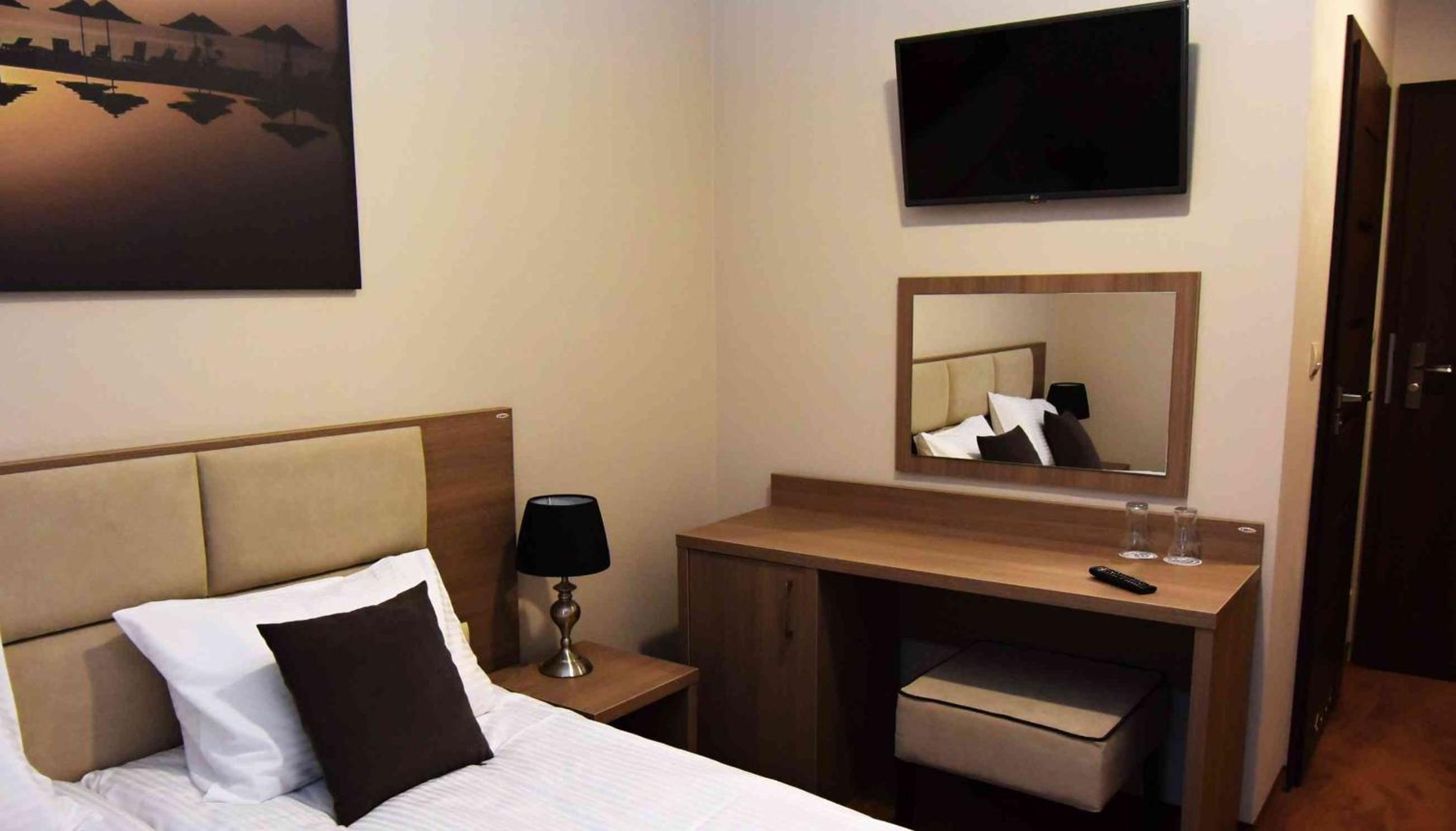 Standard Double Room - Photo 2