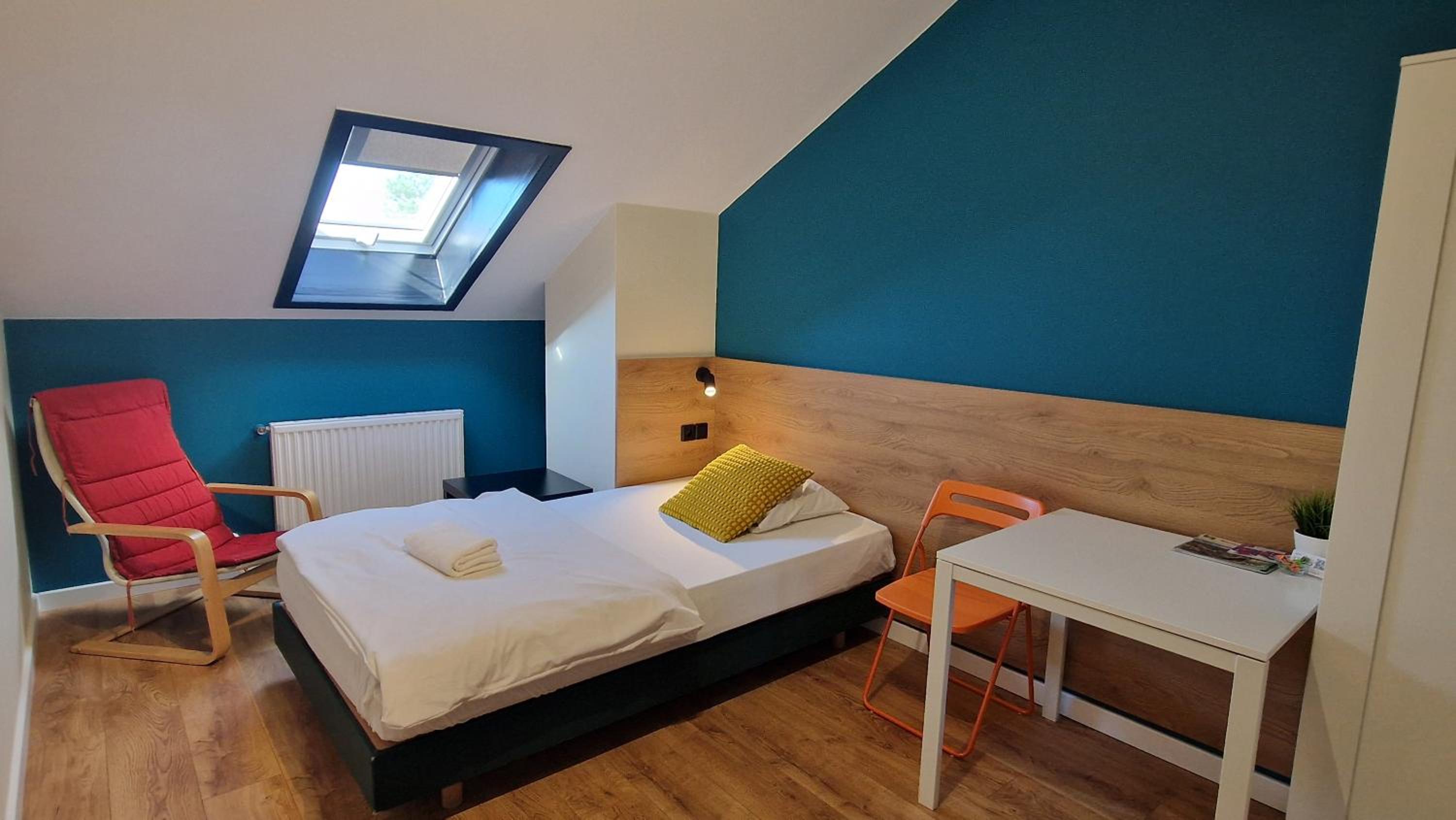 Single Room with Shared Bathroom