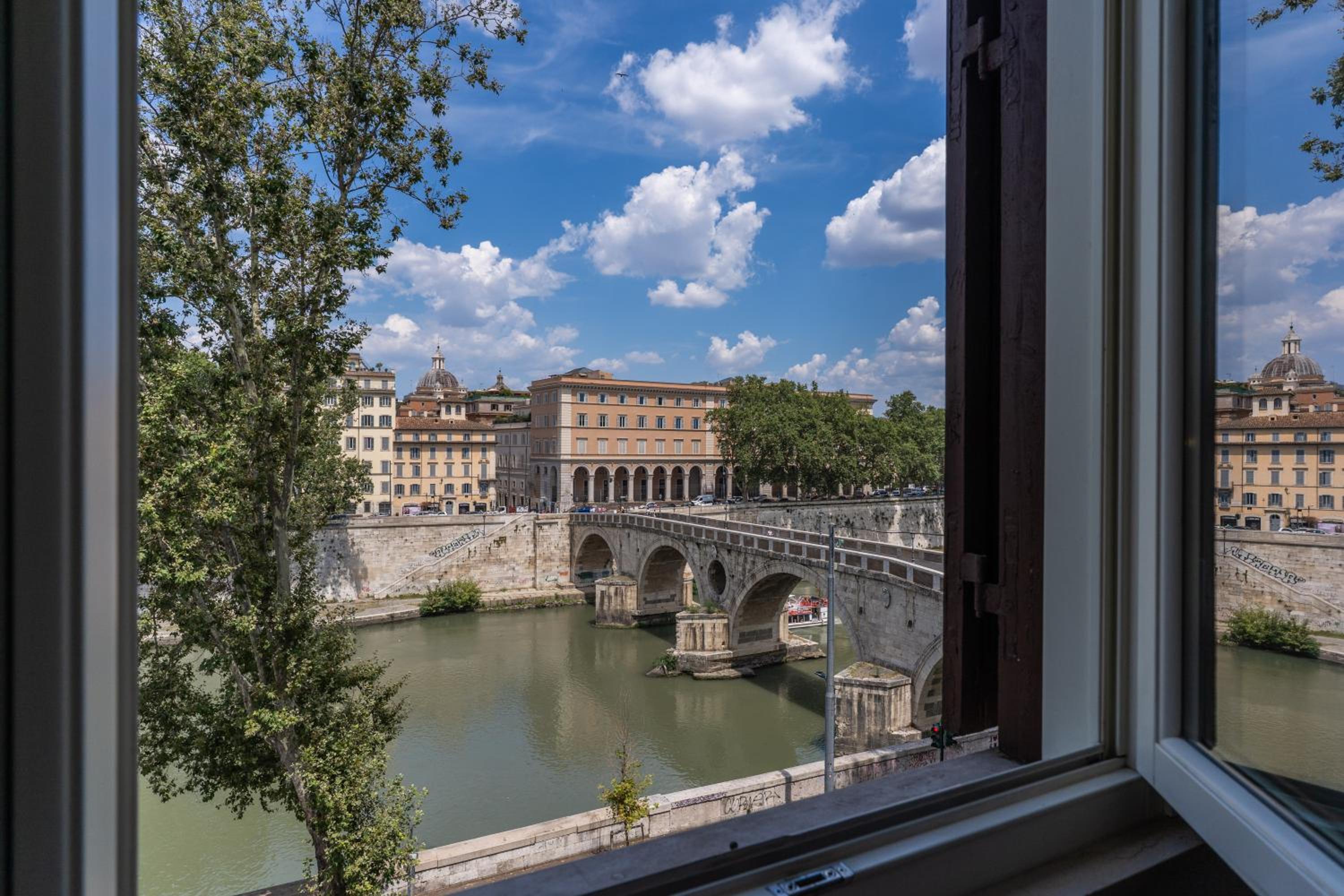 One-Bedroom Apartment with River View photo 1