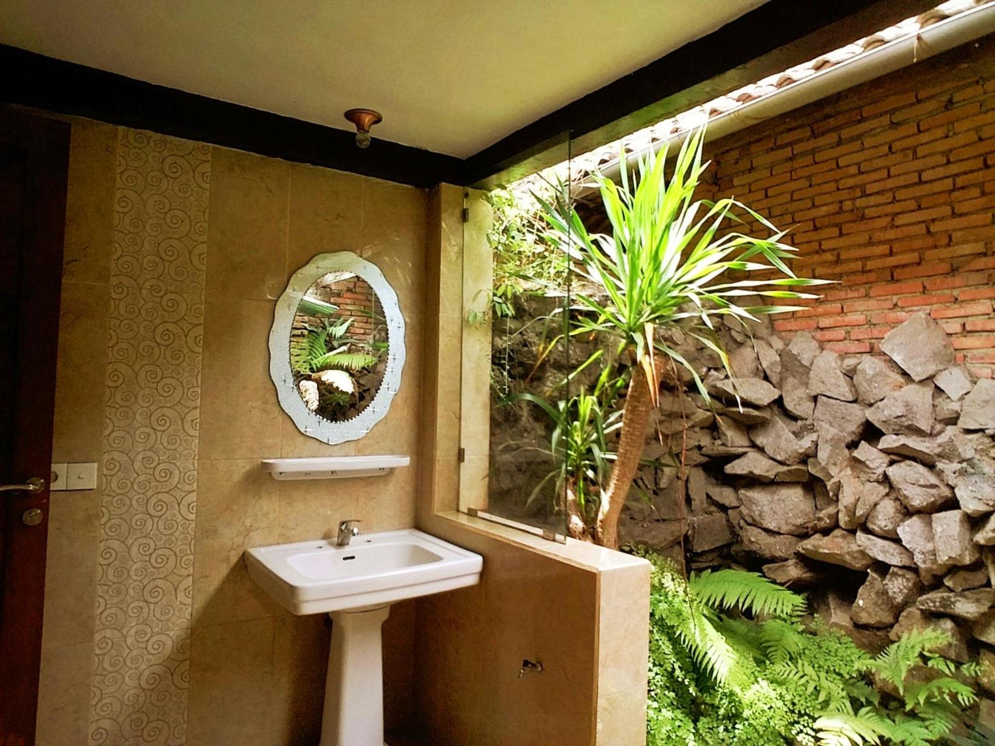 Double Room with Private Bathroom - Photo 7