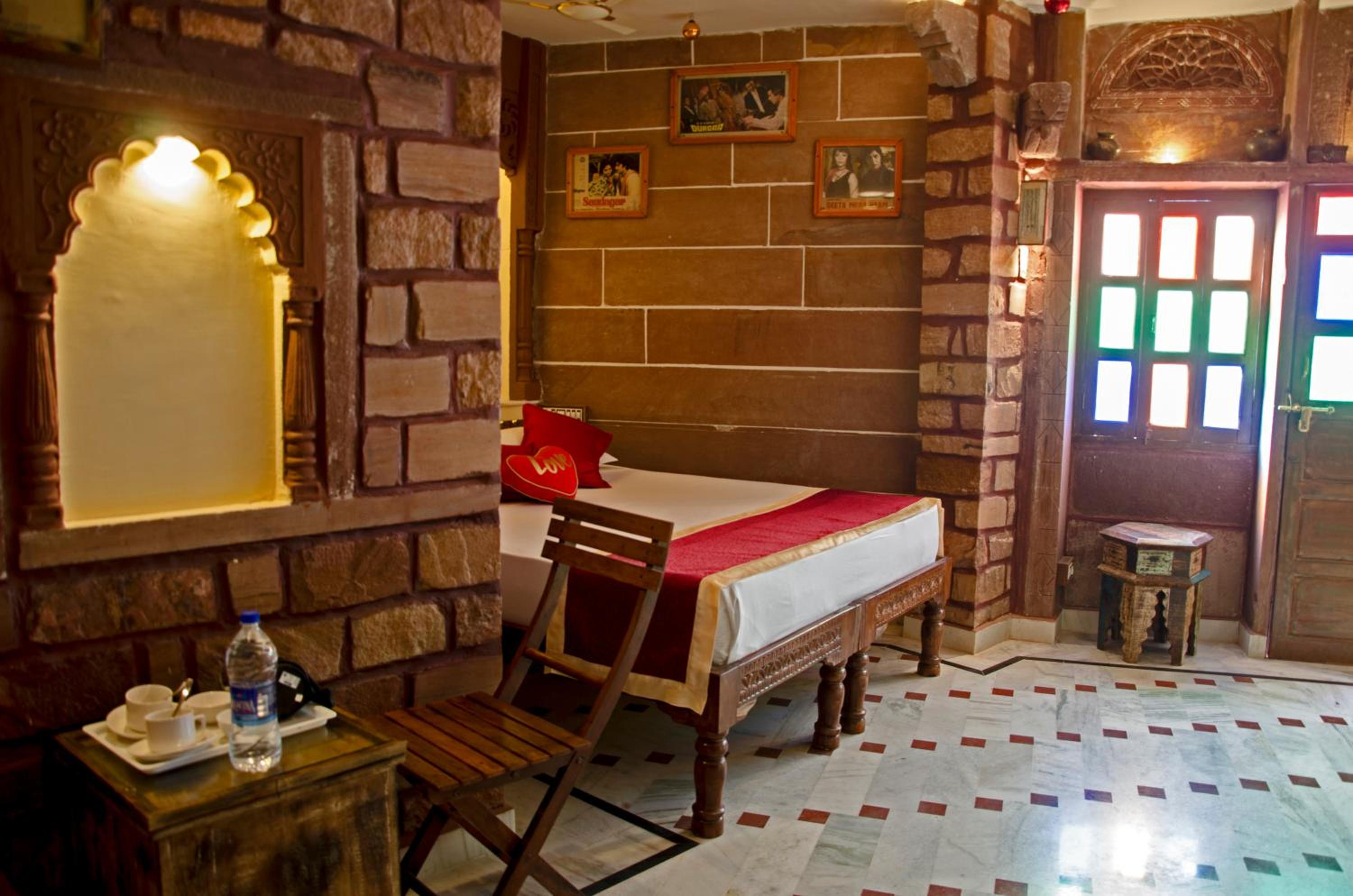 Junior Suite with Balcony - Photo 4