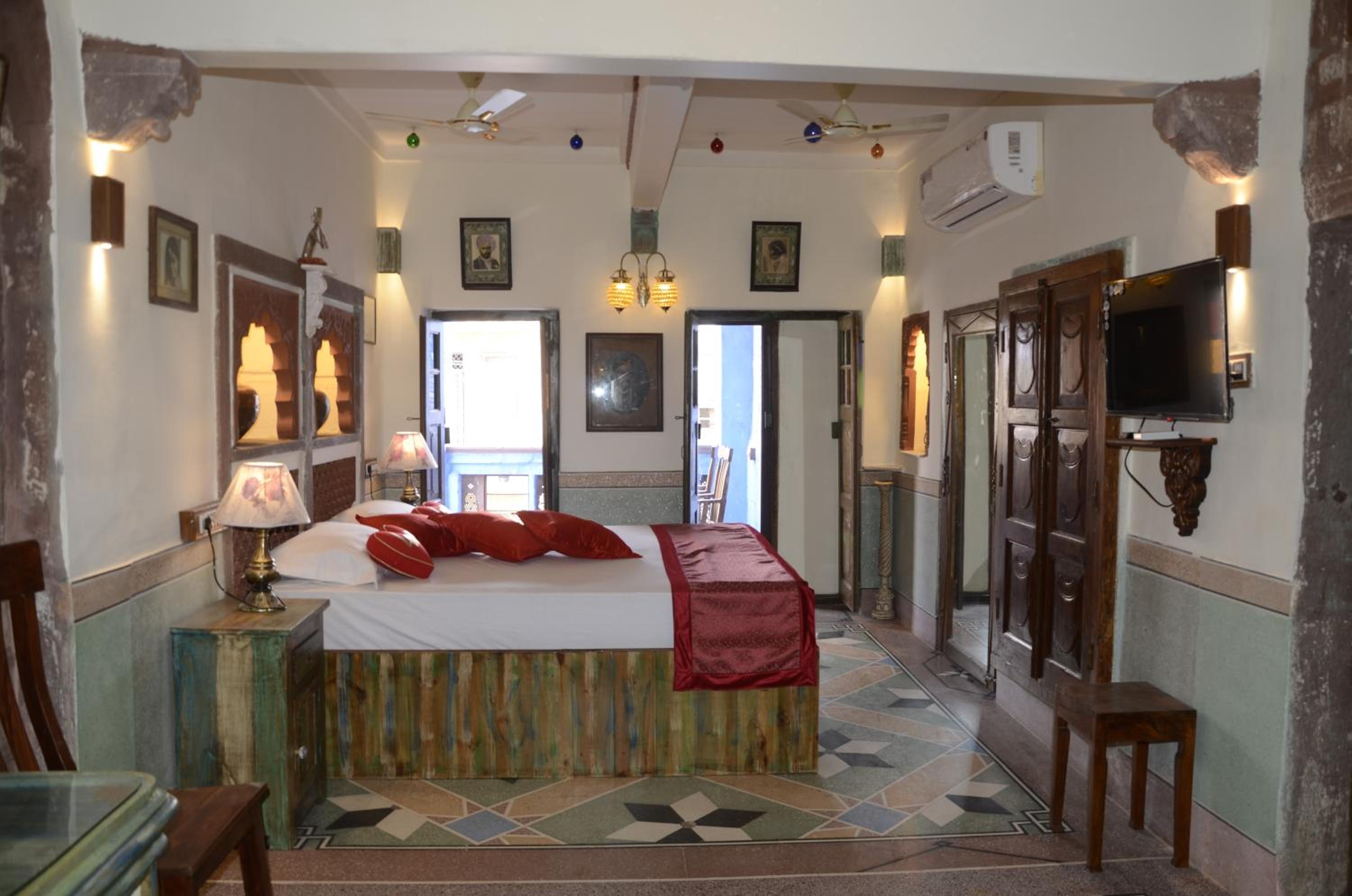 Family Suite with Balcony & Fort View - Photo 8
