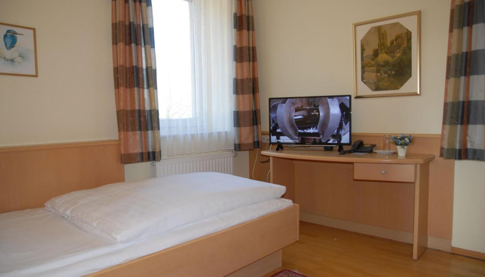Single Room photo 3