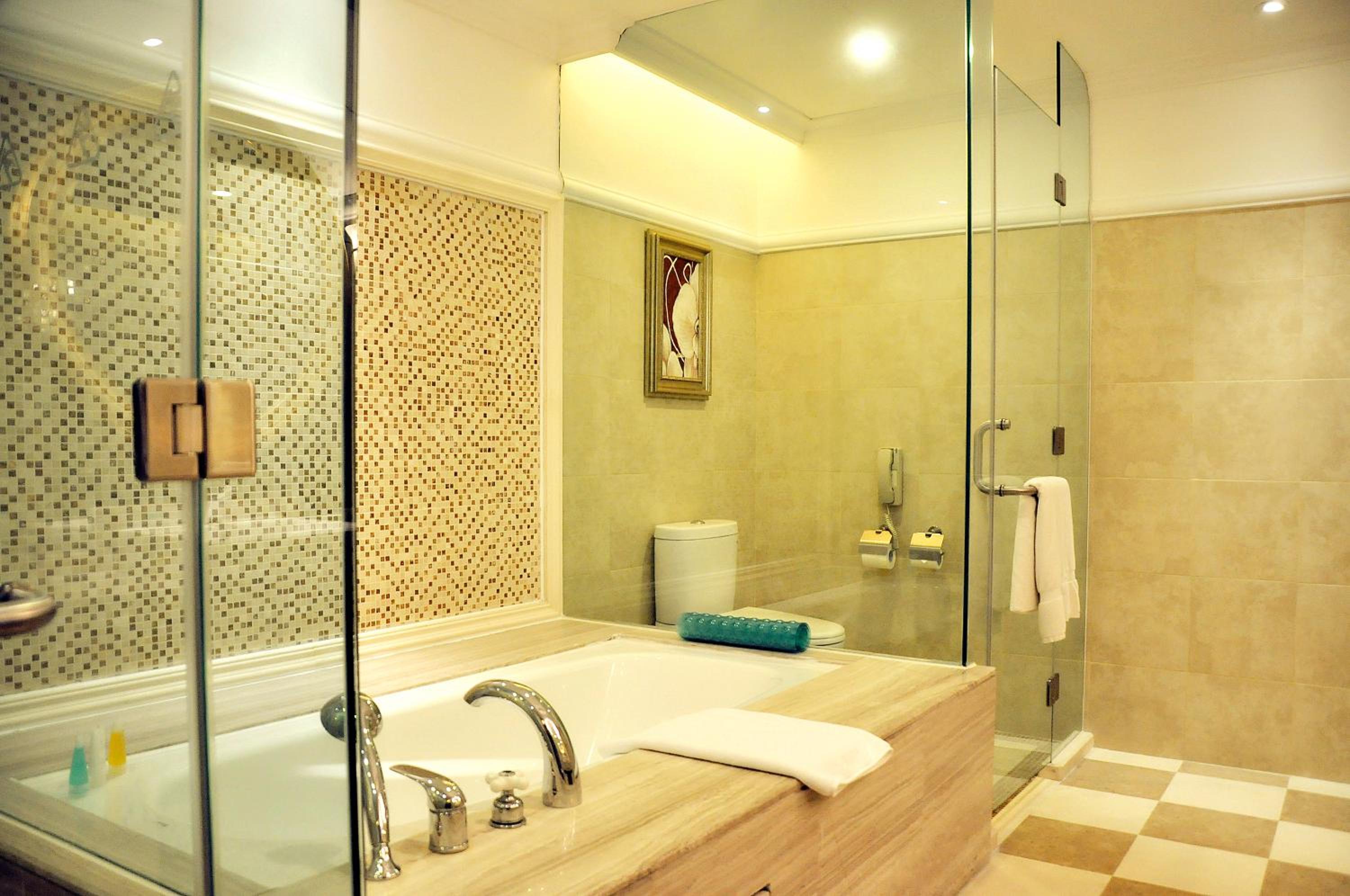 Suite with Garden View