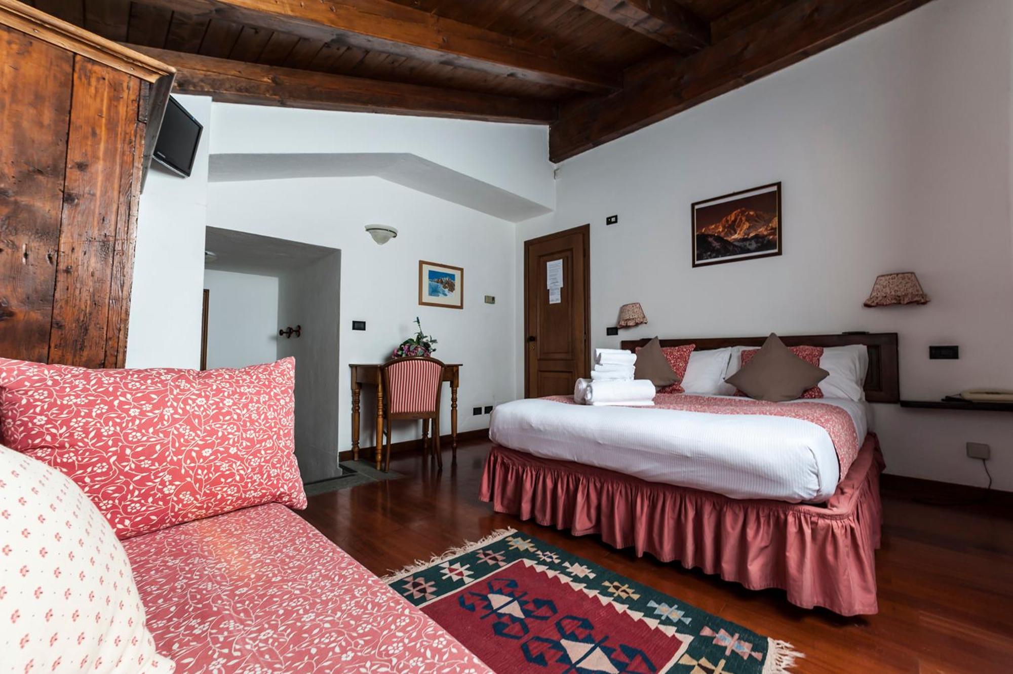Junior Suite with Mountain View photo 1