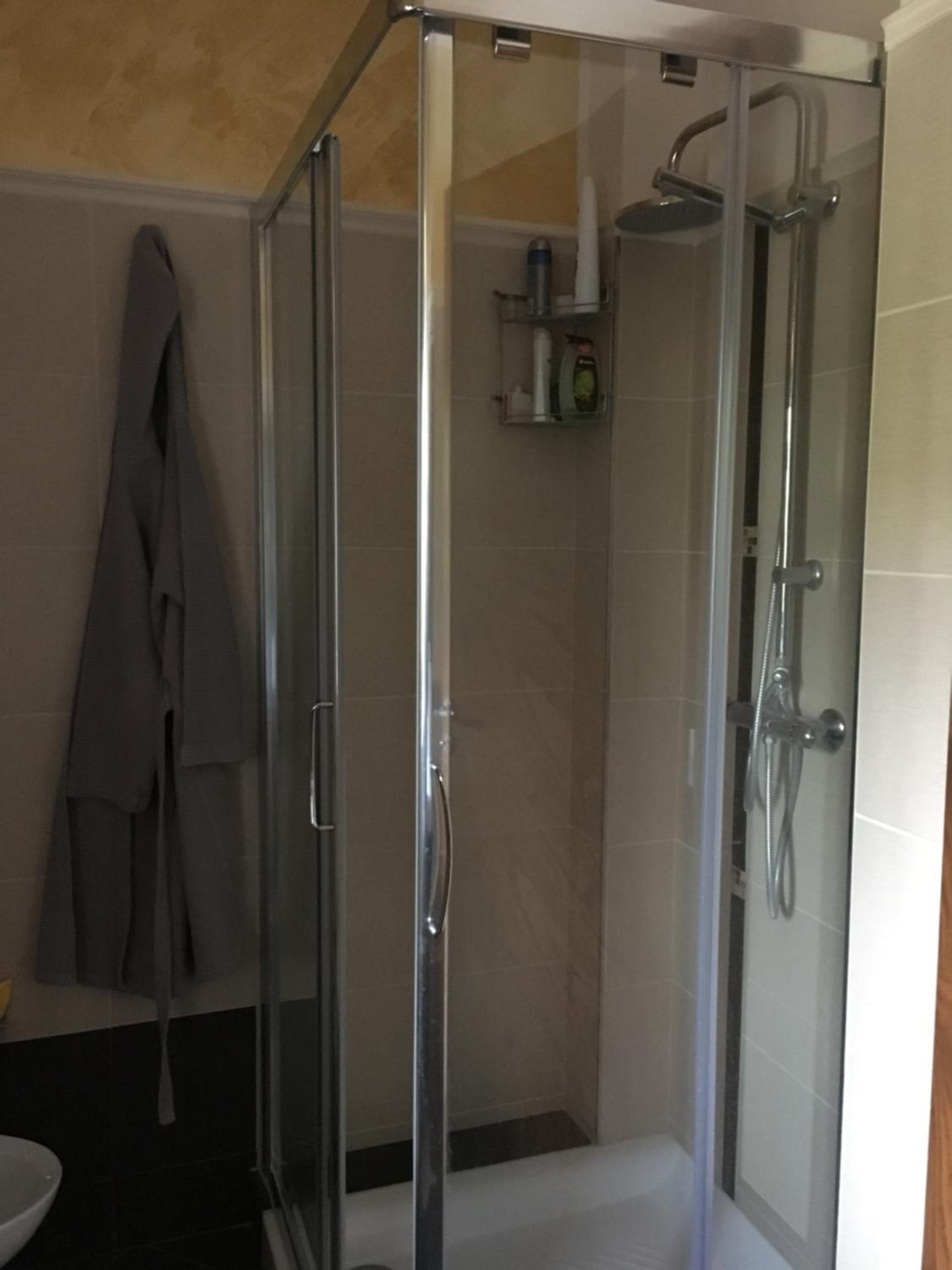 Triple Room with Private Bathroom - Photo 2