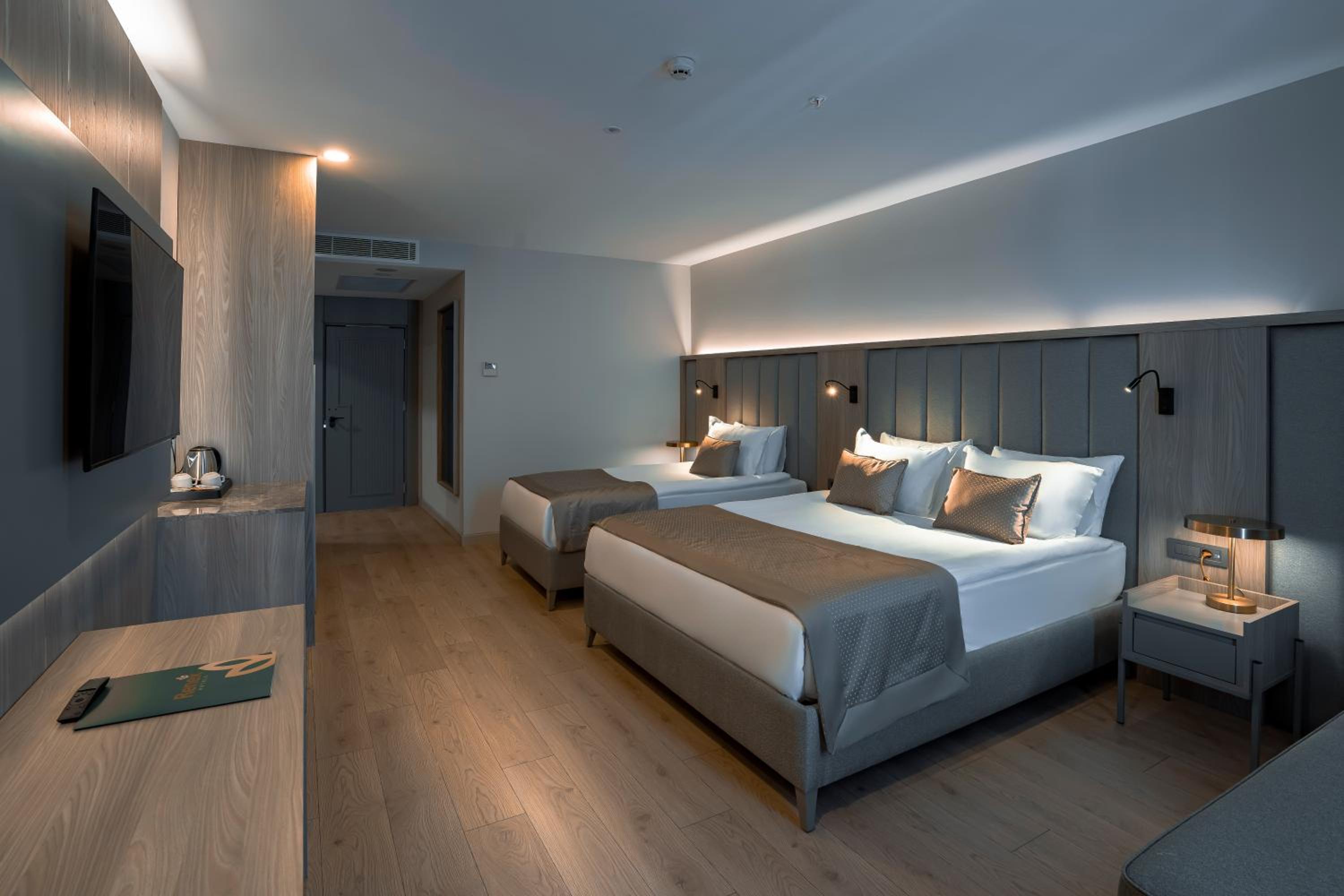 Deluxe Family Room