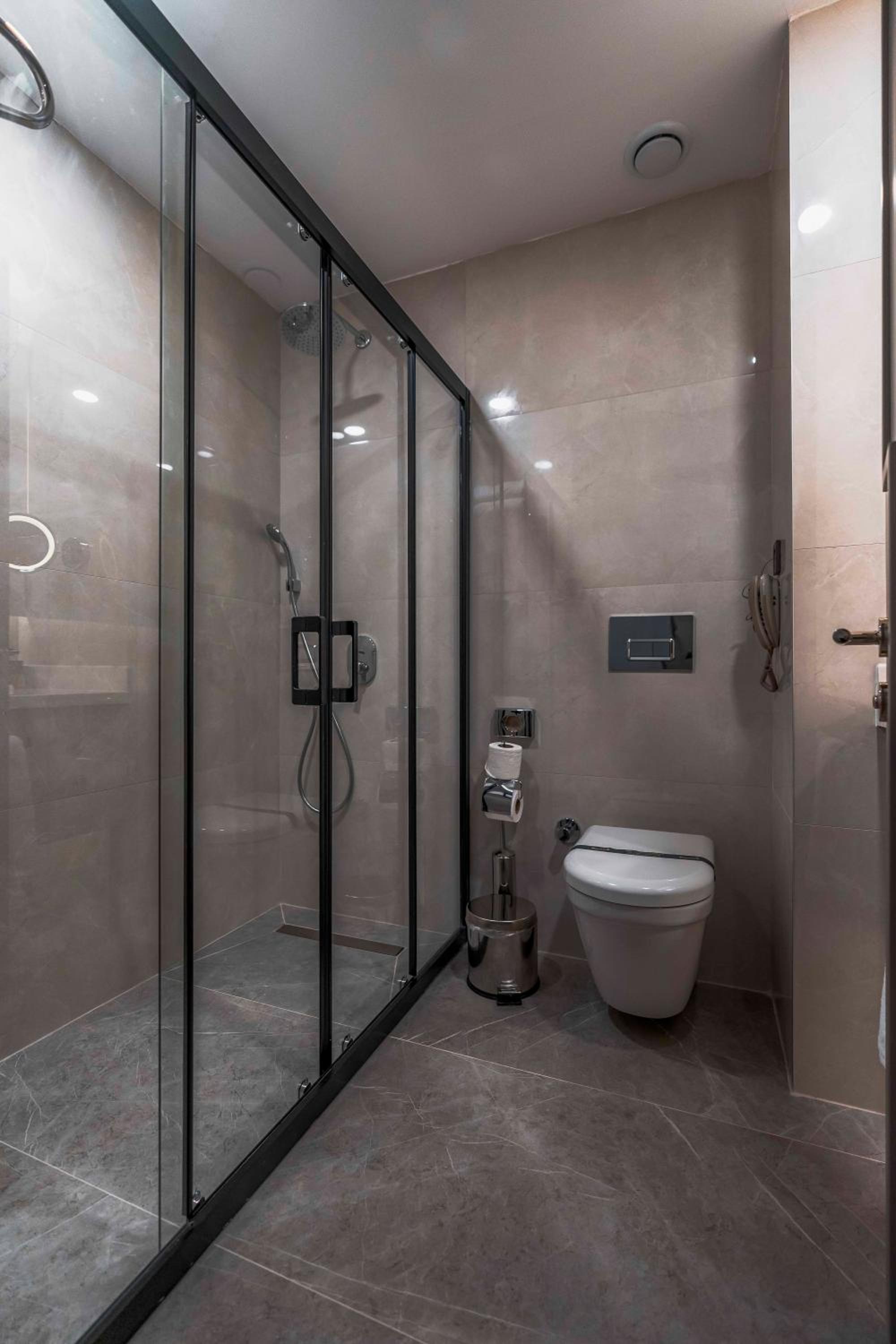 Double or Zweibettzimmer mit Poolblick
