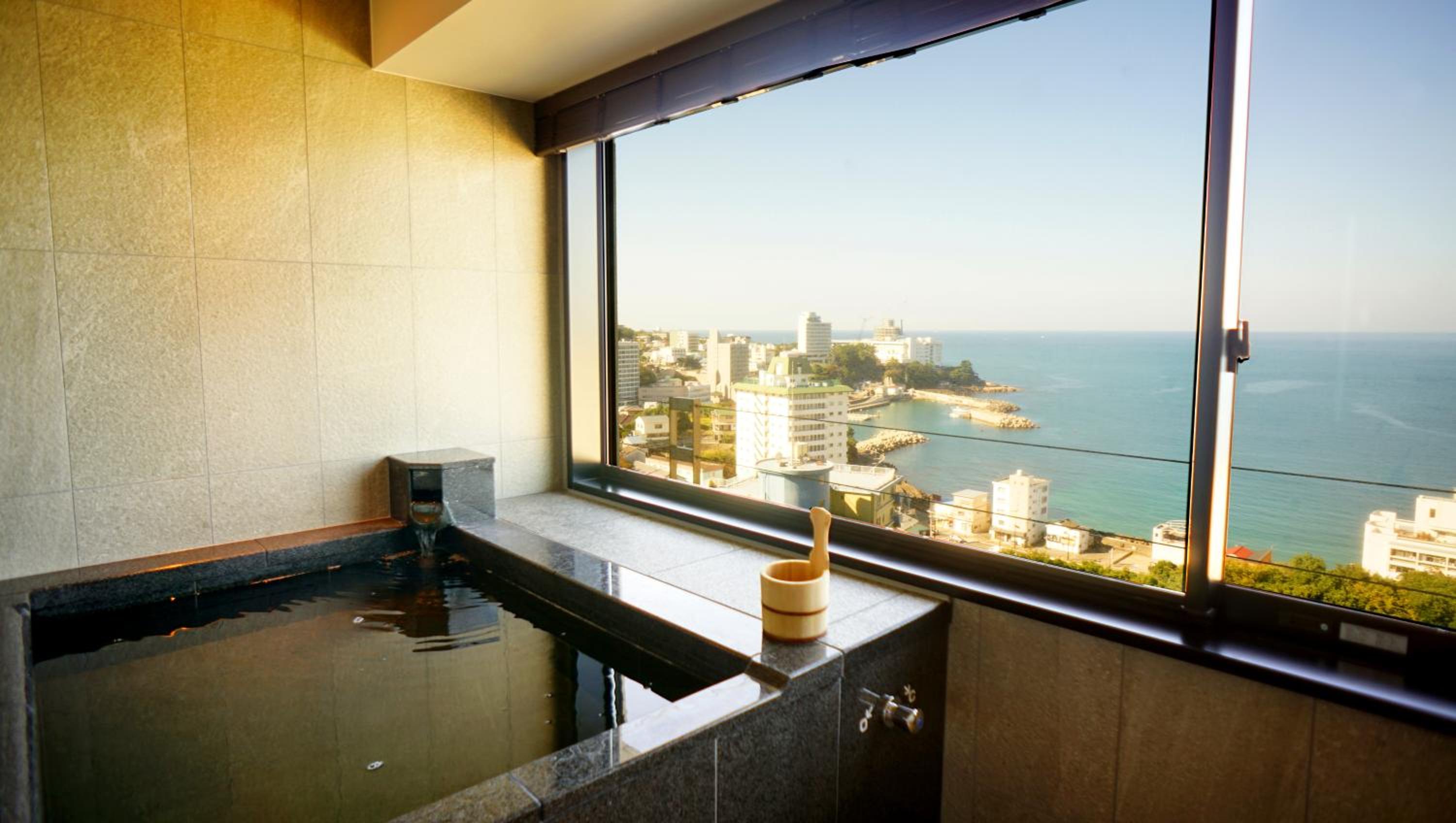 Premier Twin Room with Hot Spring Bath - Ocean View - Photo 8