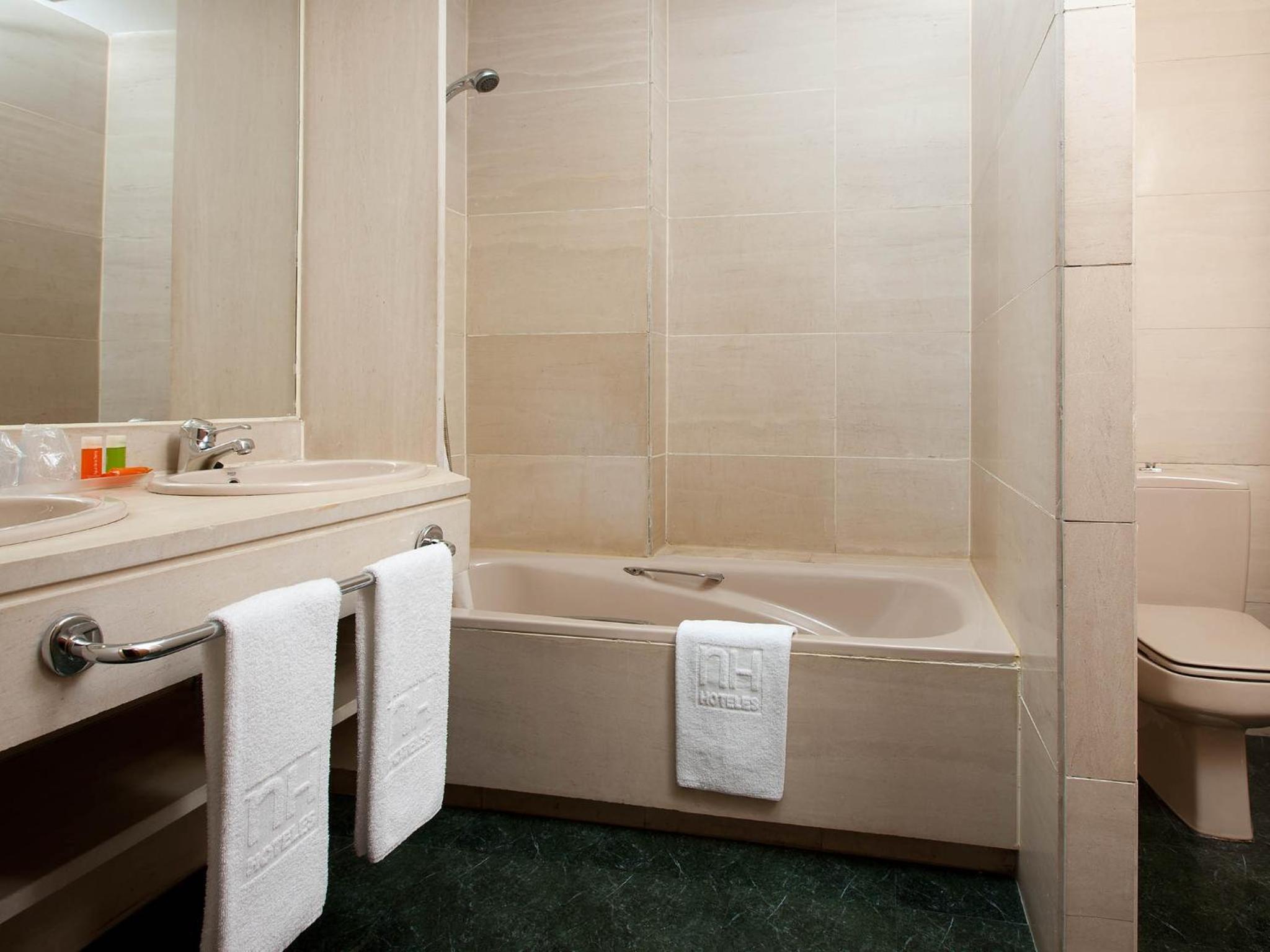 Double or Twin Room - Photo 2
