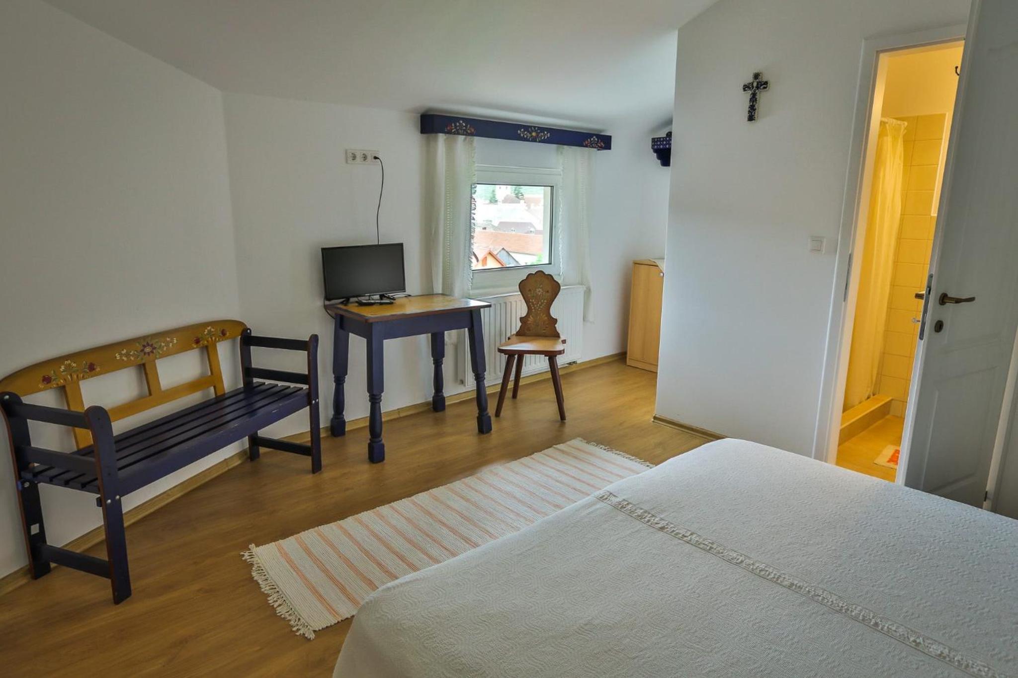 Double Room with Private Bathroom photo 3
