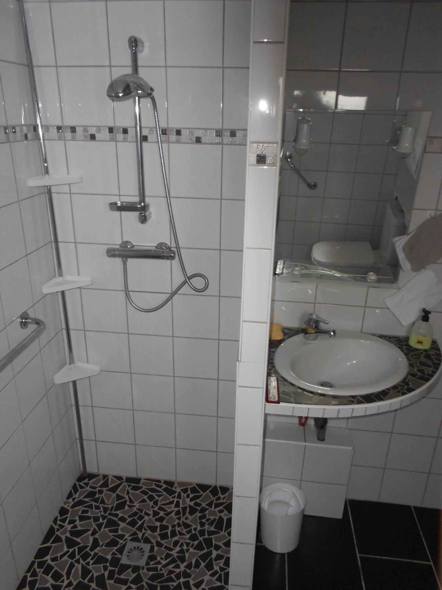 One-Bedroom House photo 2