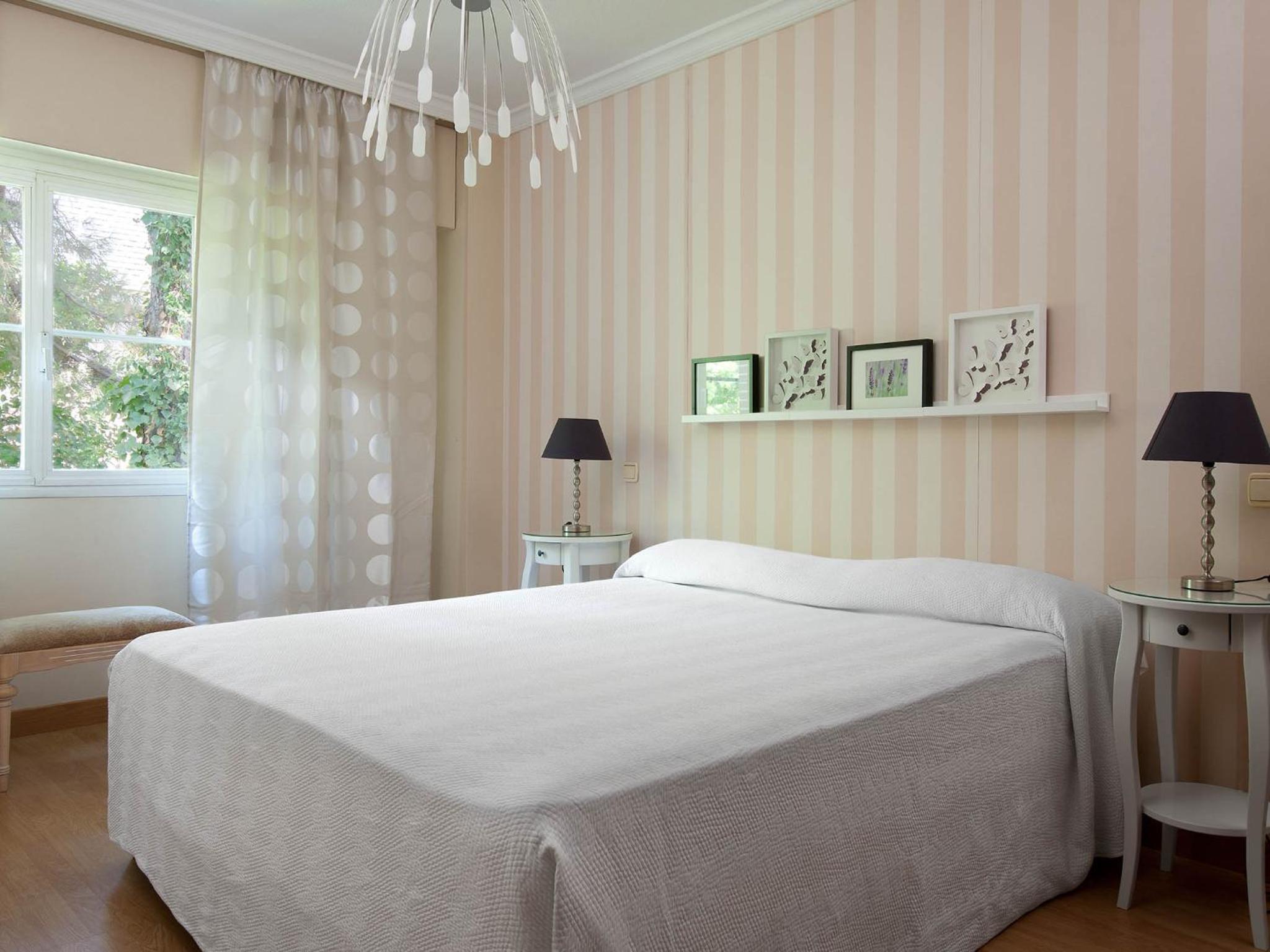One-Bedroom Apartment (3 Adults) - Photo 1