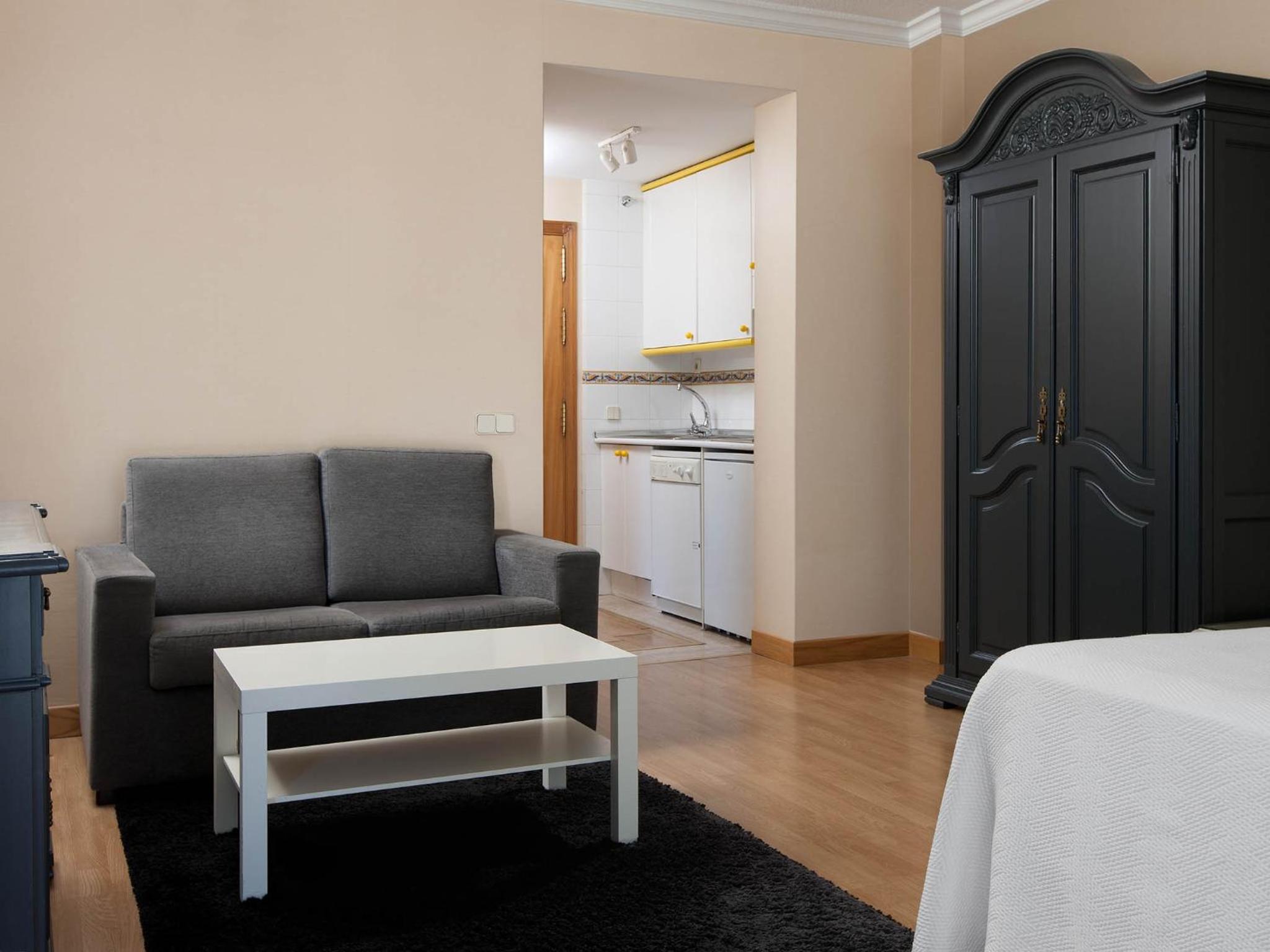 Double or Twin Room - Photo 3