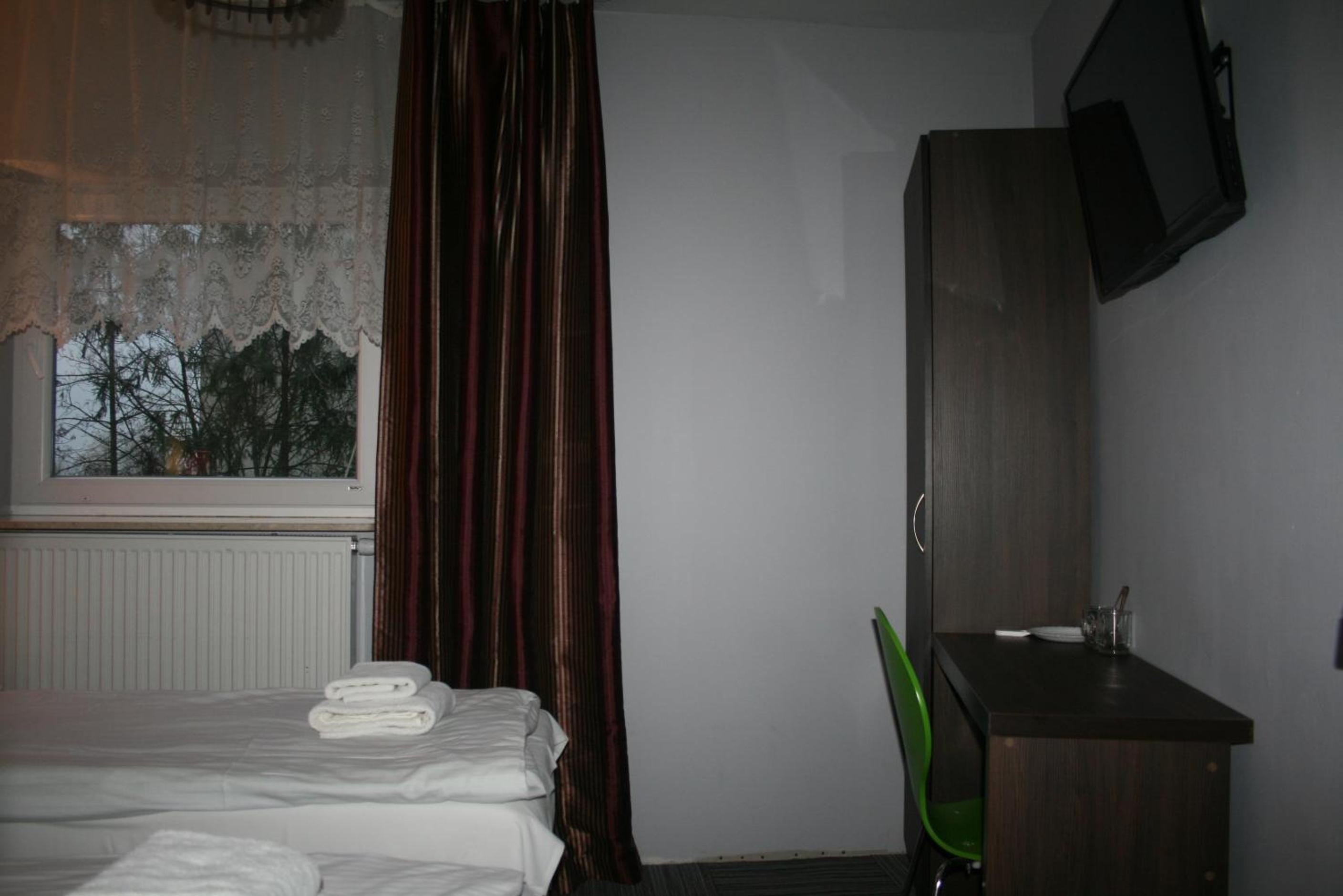 Small Double Room - Photo 1