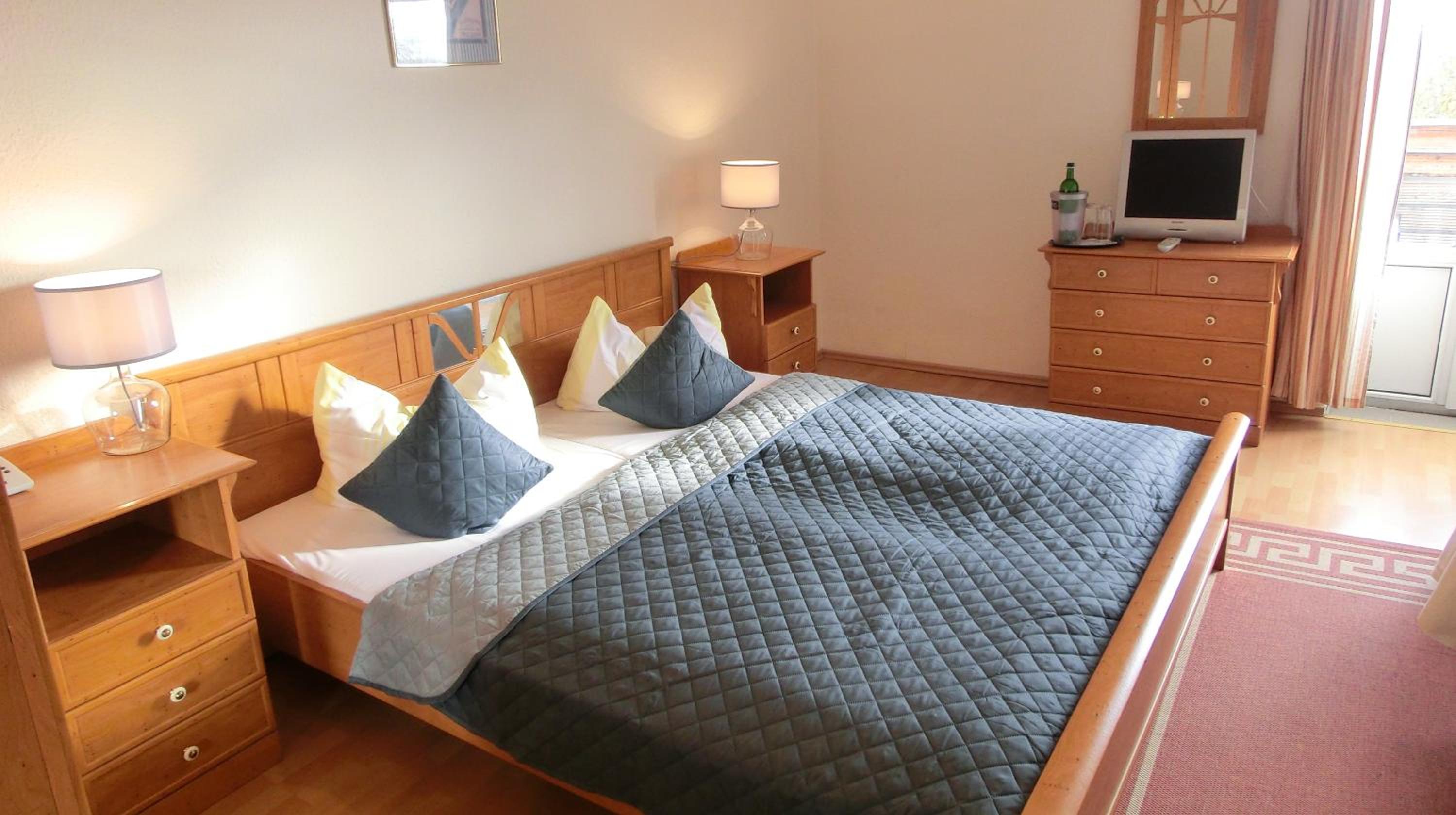Double Room - Photo 5