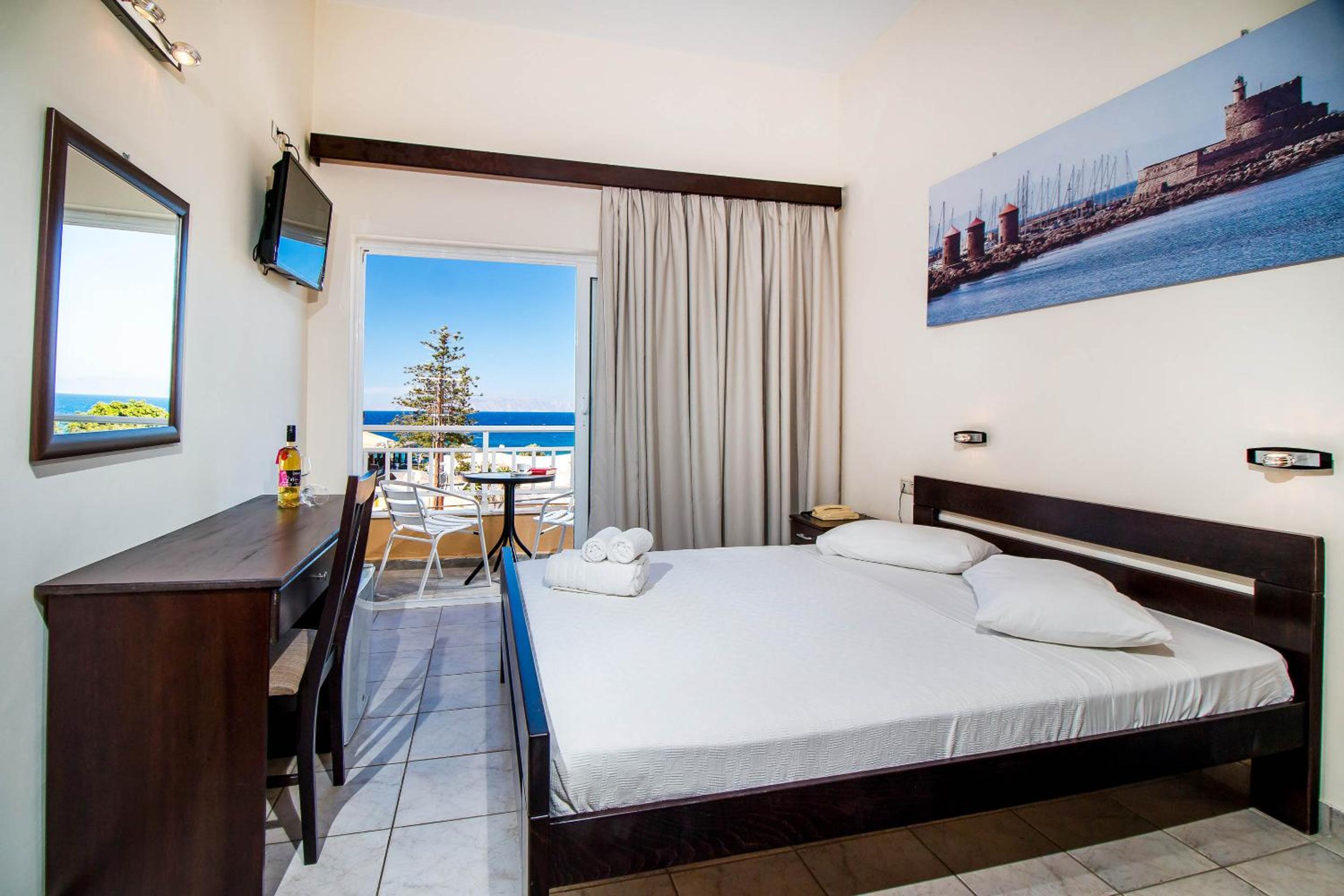 Double or Twin Room - Photo 17