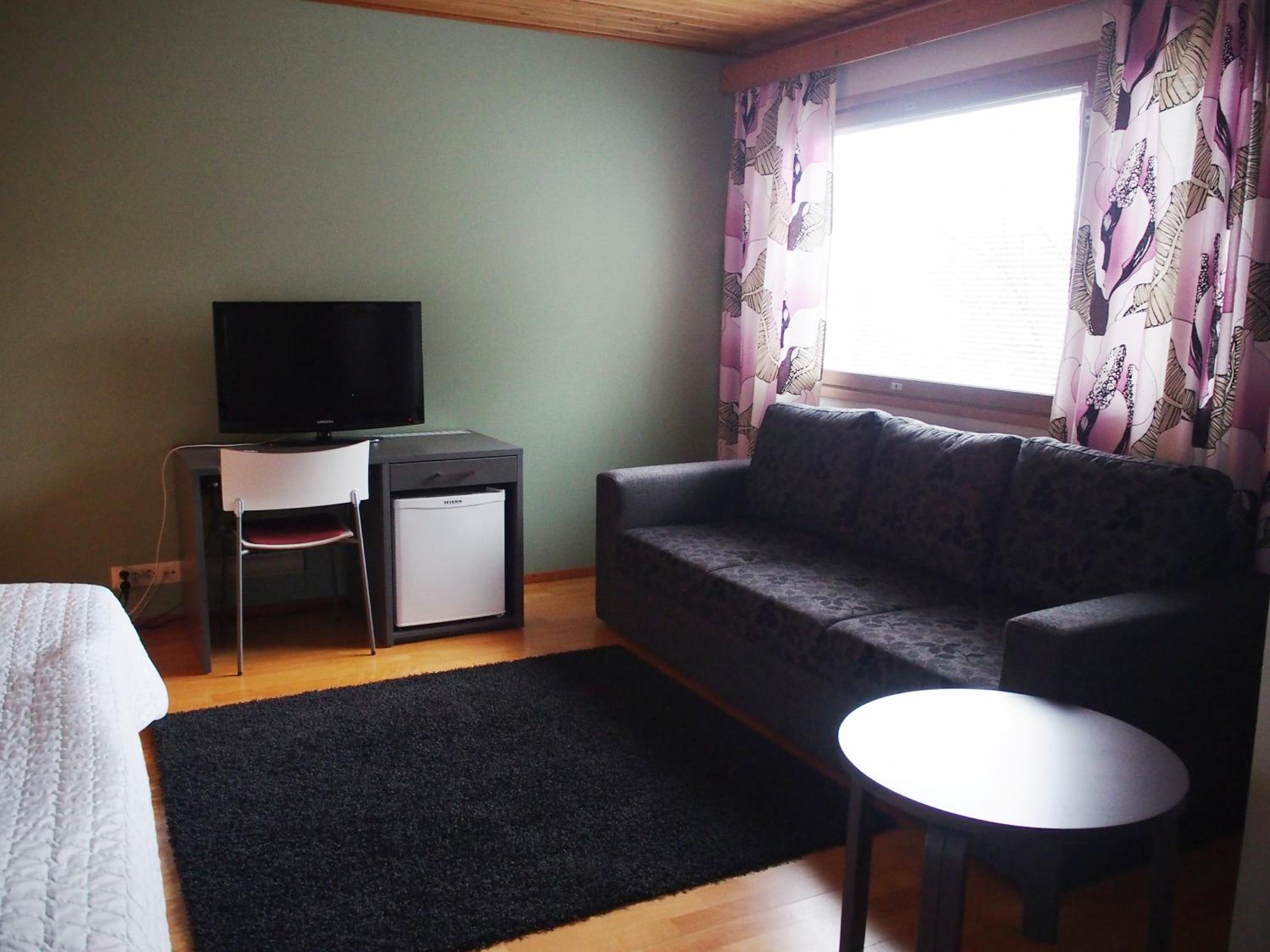 Family Room with Balcony photo 3