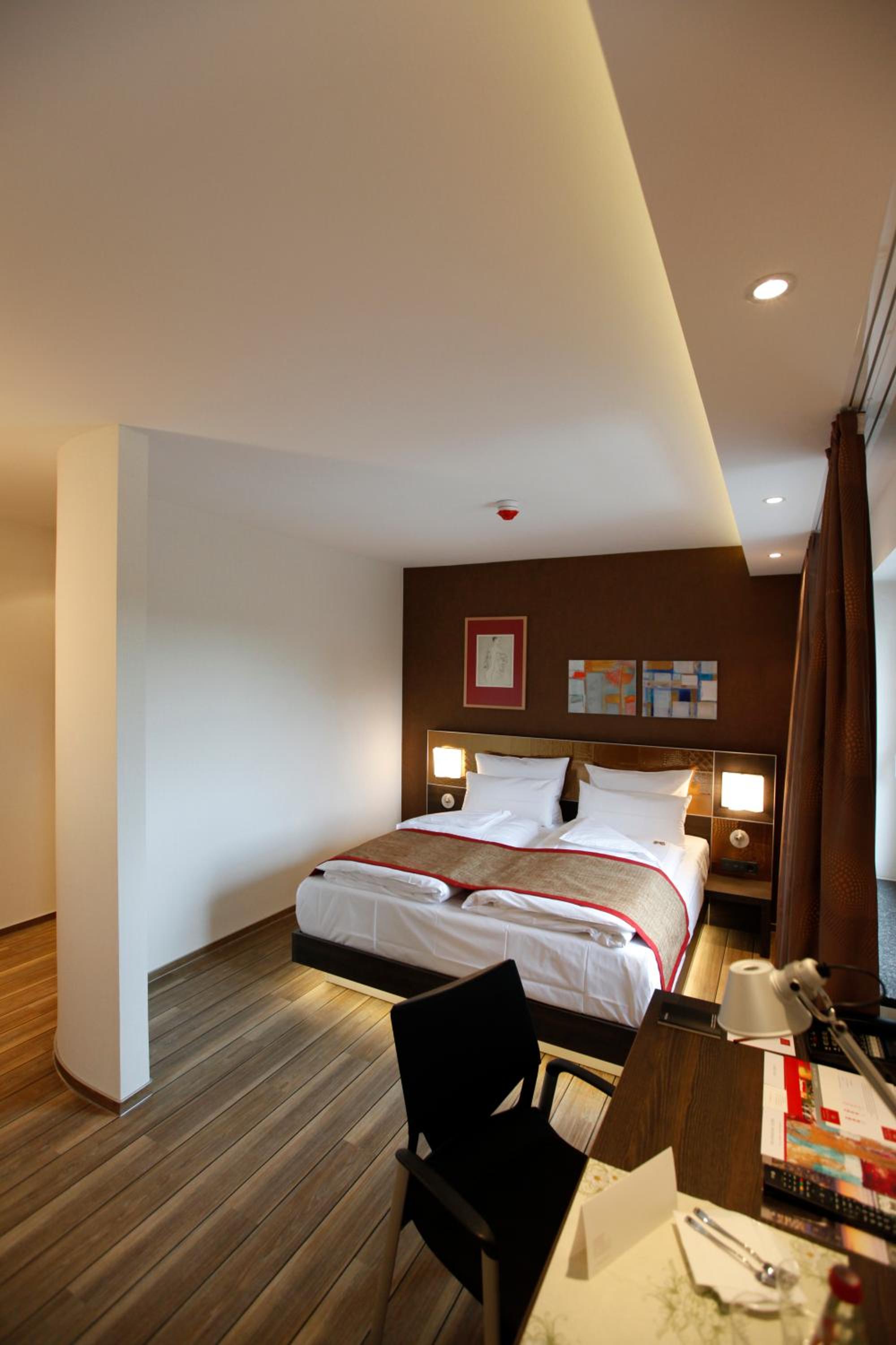 Deluxe Junior Suite photo 3