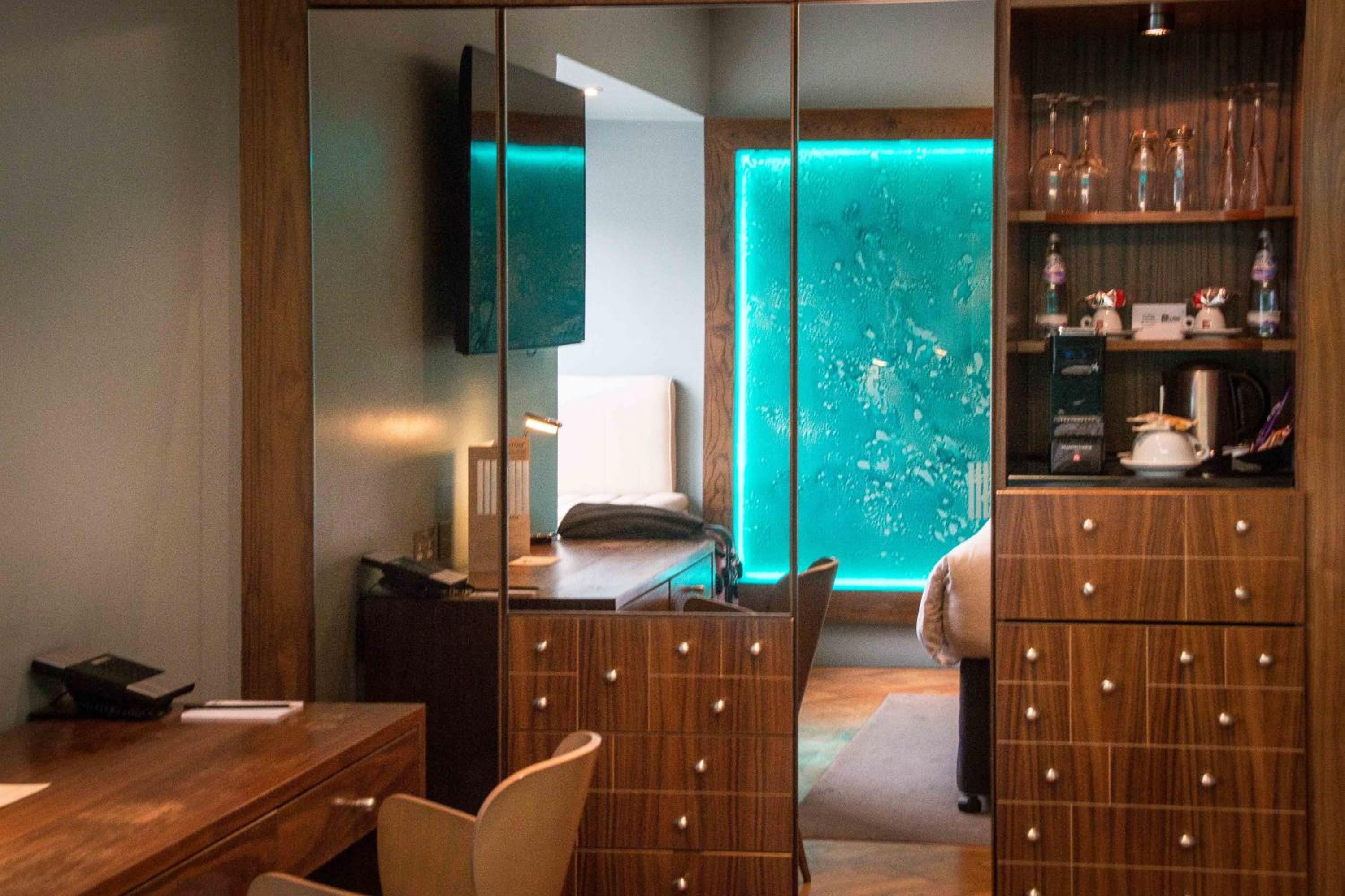 Executive Double or Twin Room - Photo 11