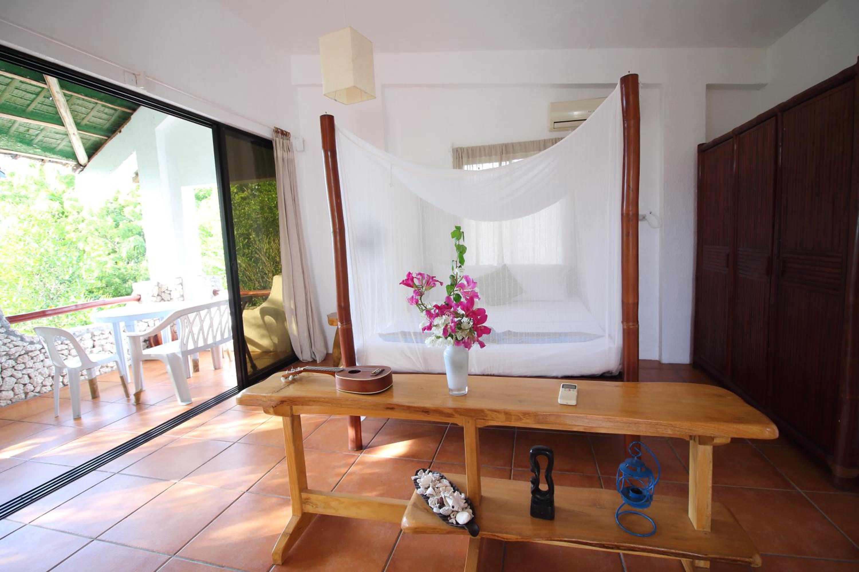 Double Room With Pool View photo 2