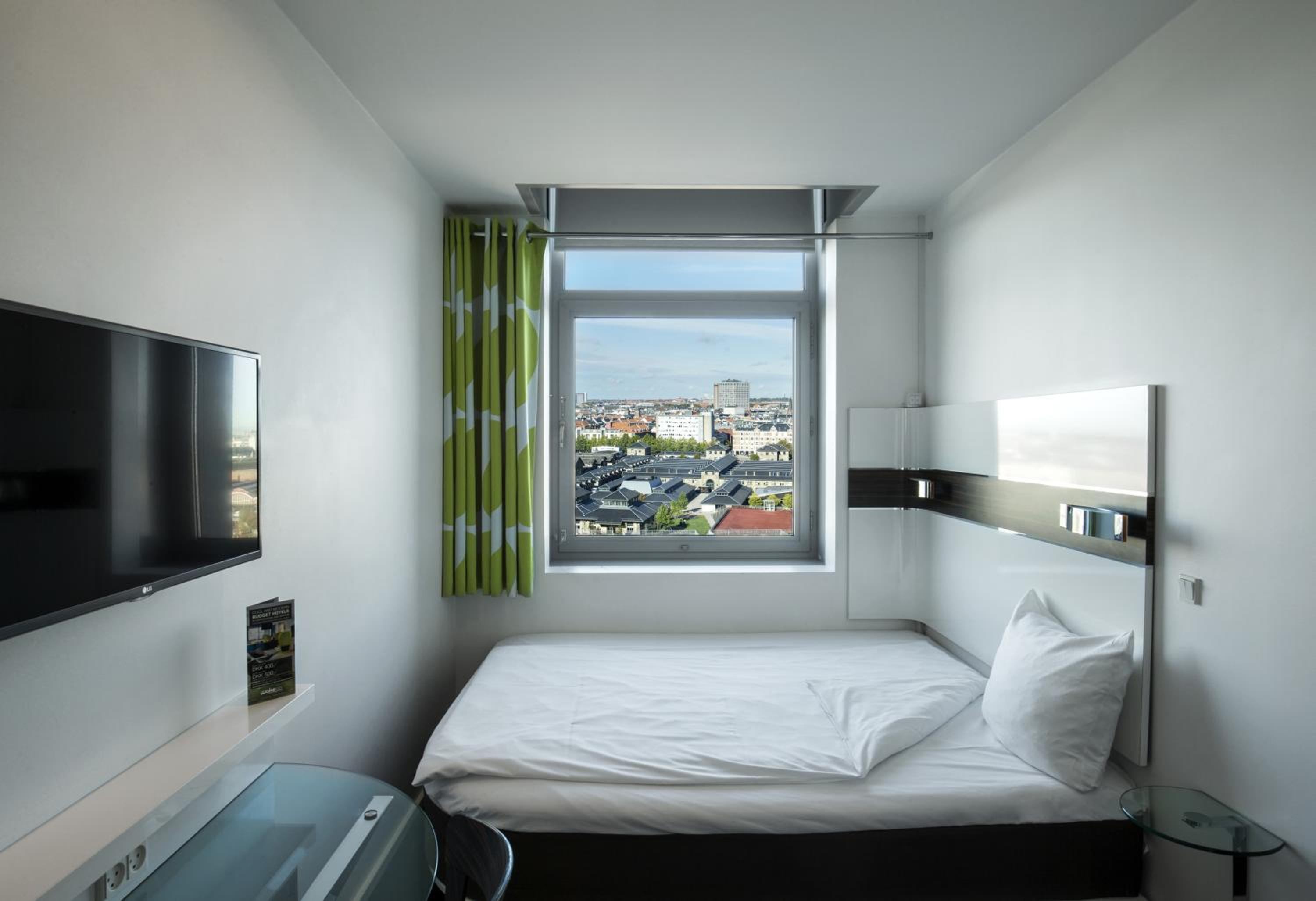 Sky Room - Photo 1